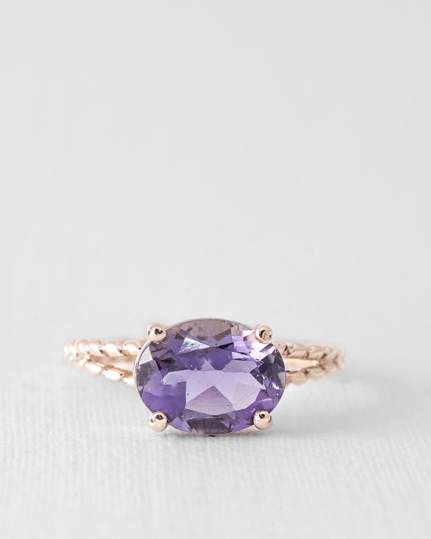 Ioly | Vintage Ioliet Solitaire Ring