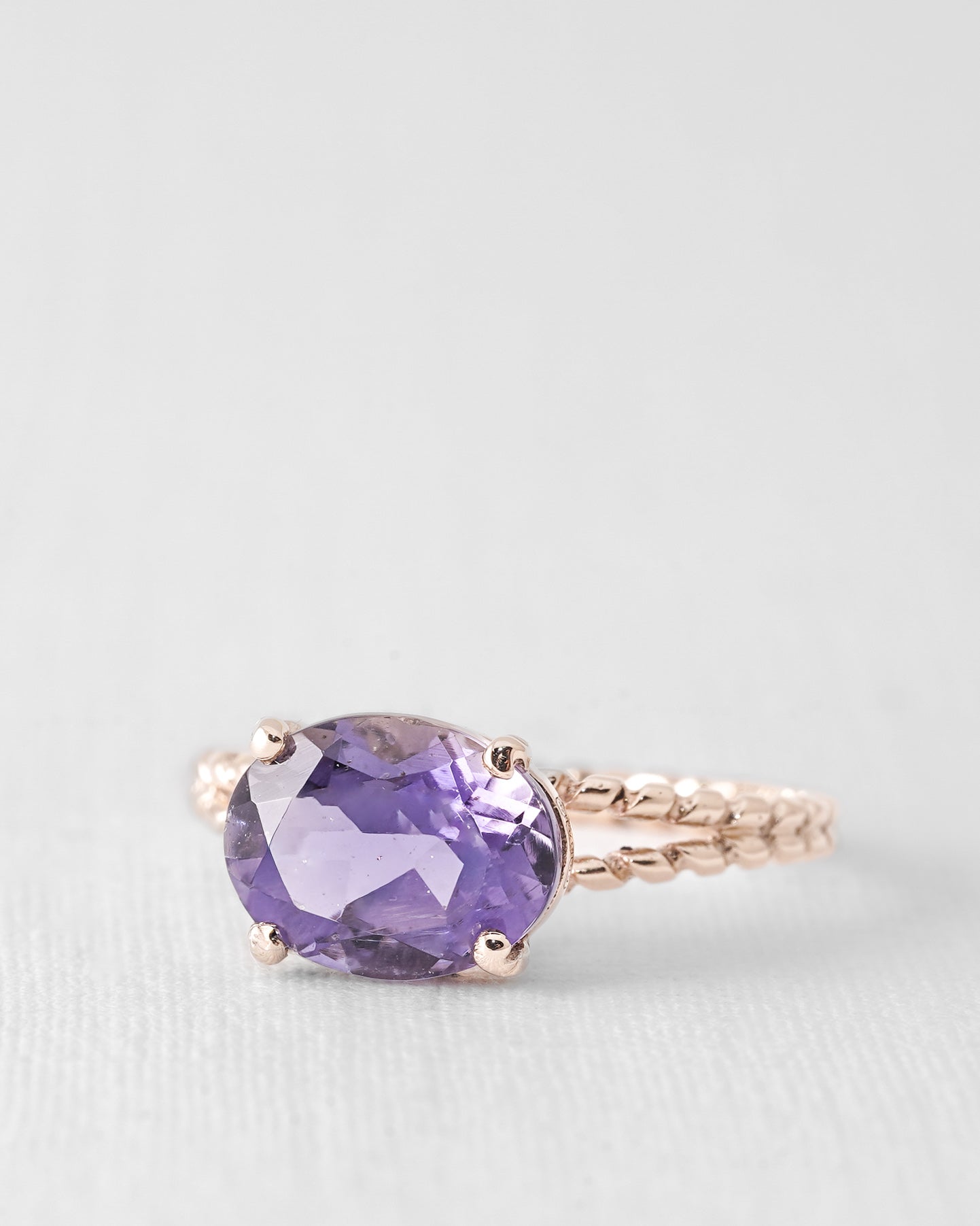 Ioly | Vintage Ioliet Solitaire Ring