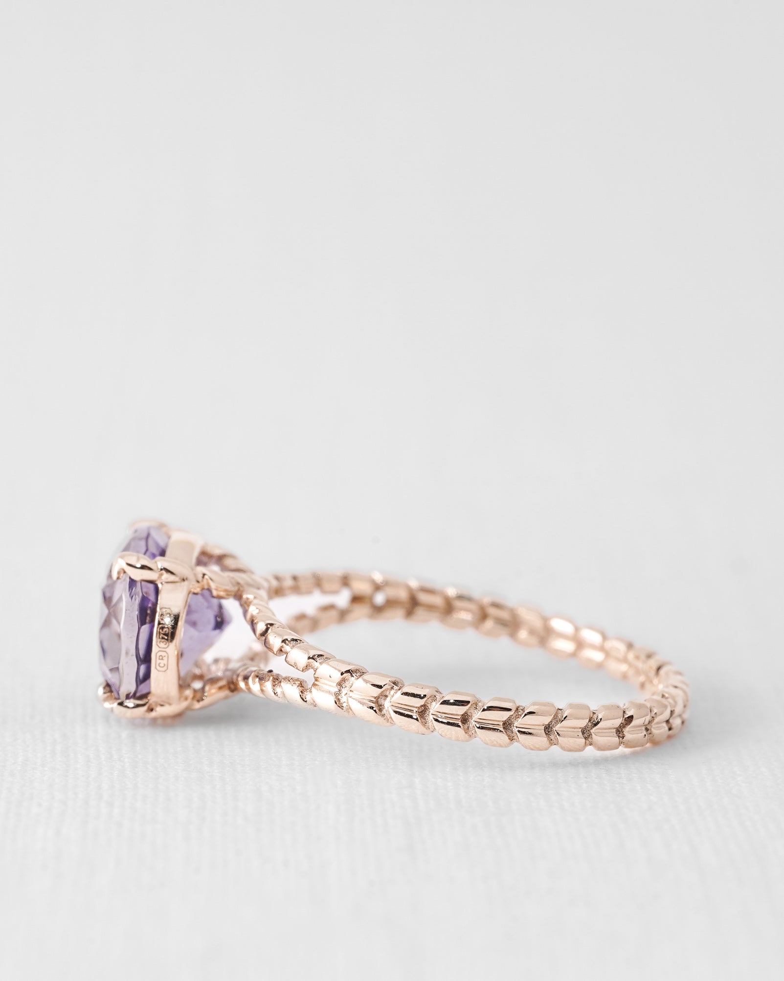 Ioly | Vintage Ioliet Solitaire Ring