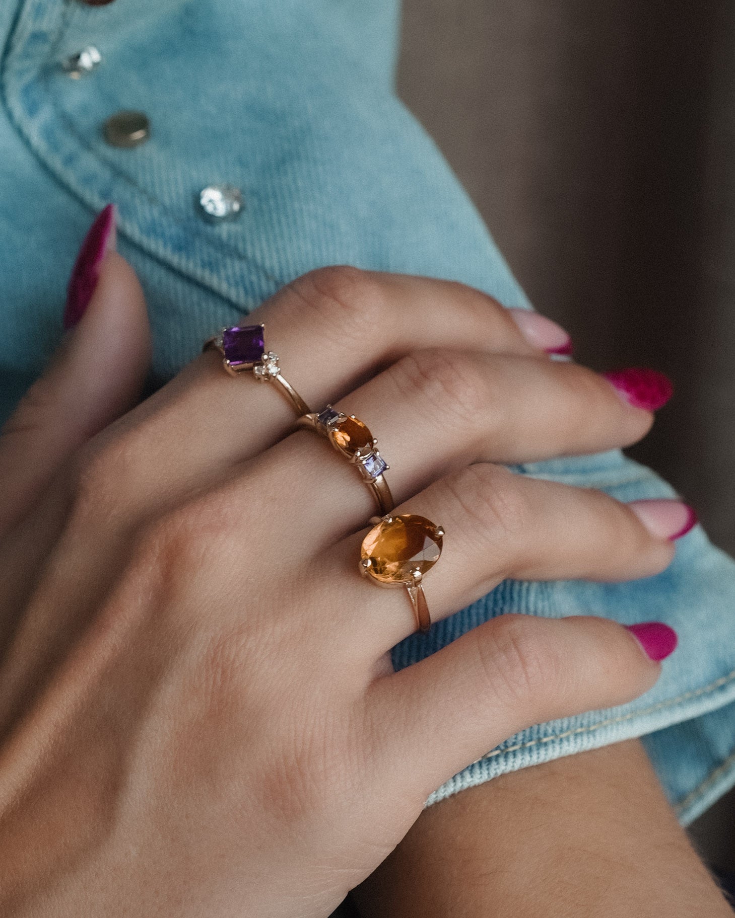 Ottilie | Vintage Citrien Solitaire & Ioliet Details Ring - Menina Amsterdam
