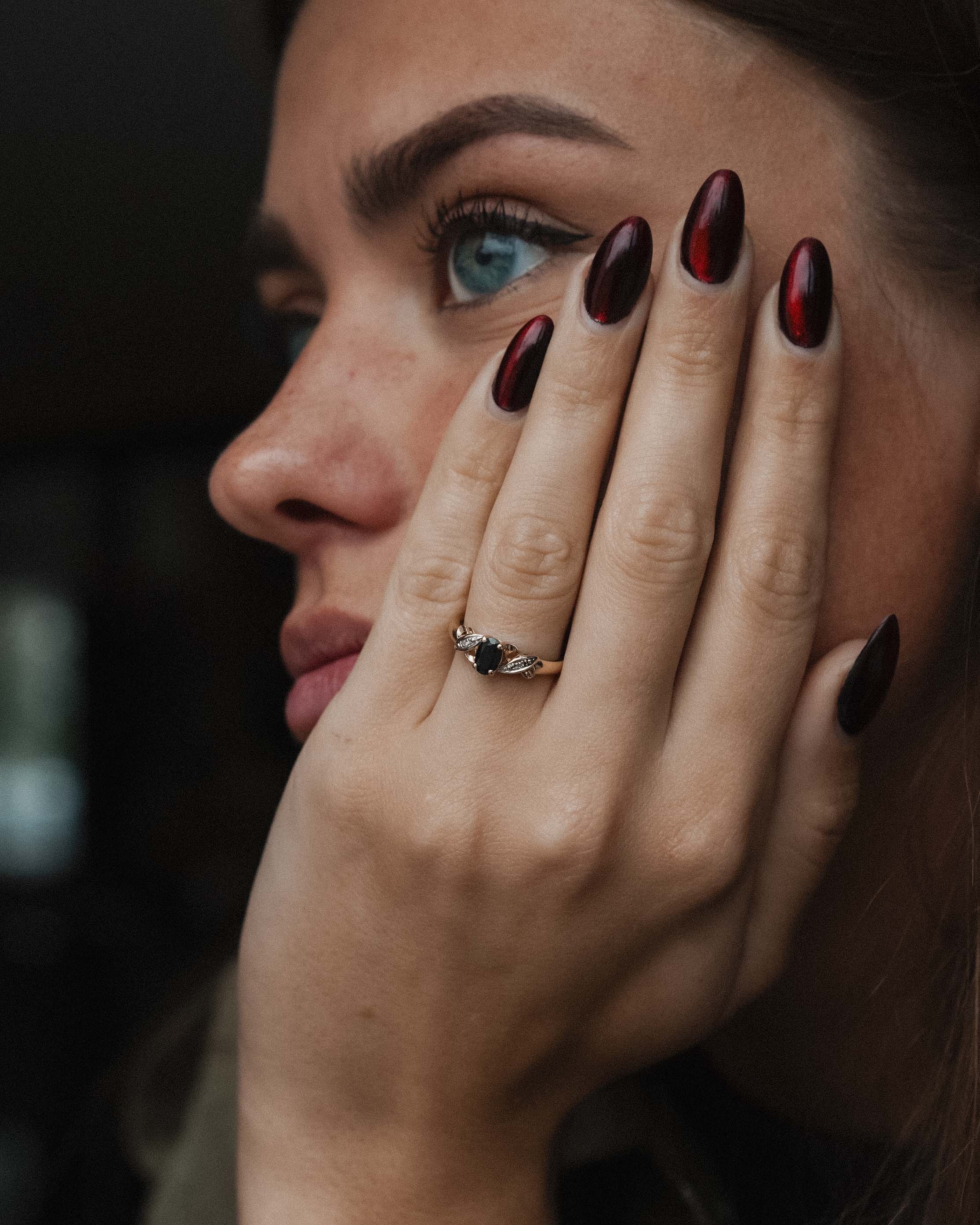 Safiora | Vintage Saffier Solitaire & Diamant Details Ring