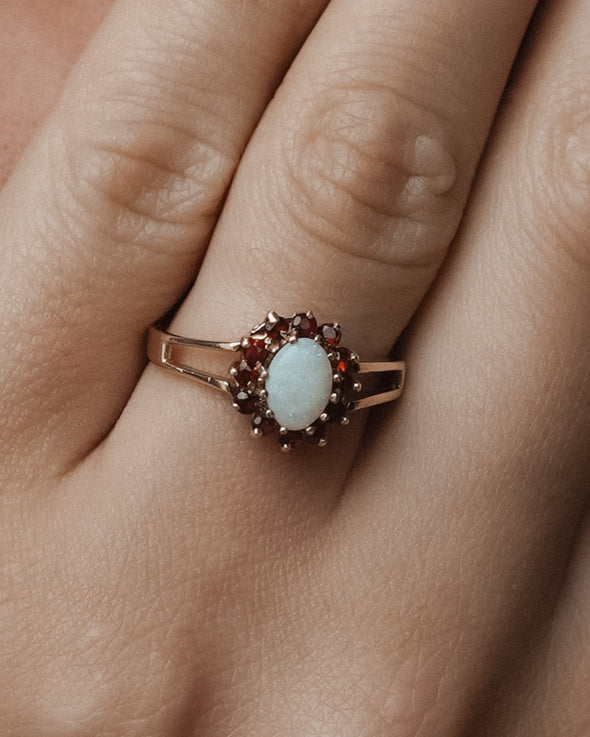 Lyne | Vintage Opaal & Granaat Halo Ring