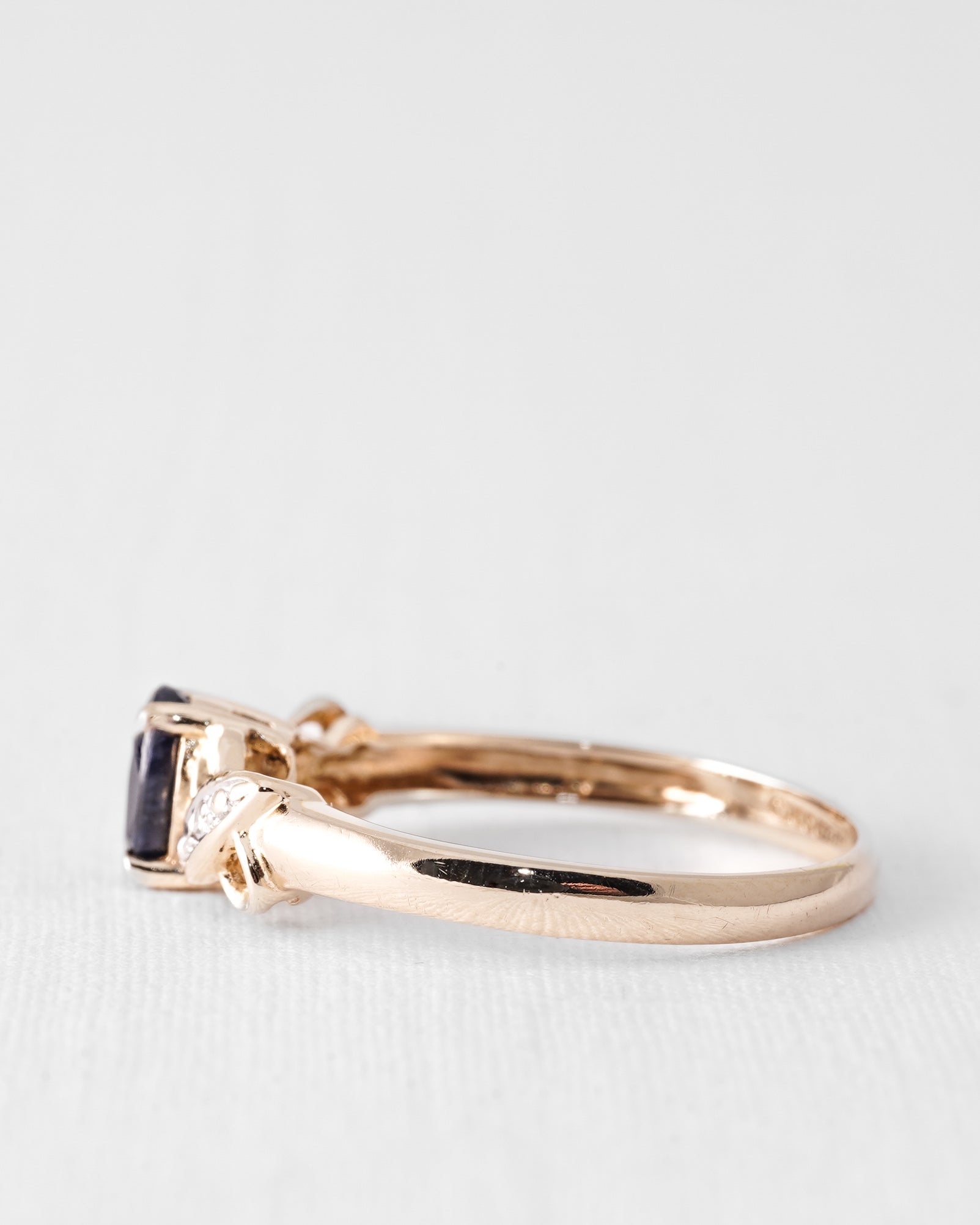 Safiora | Vintage Saffier Solitaire & Diamant Details Ring