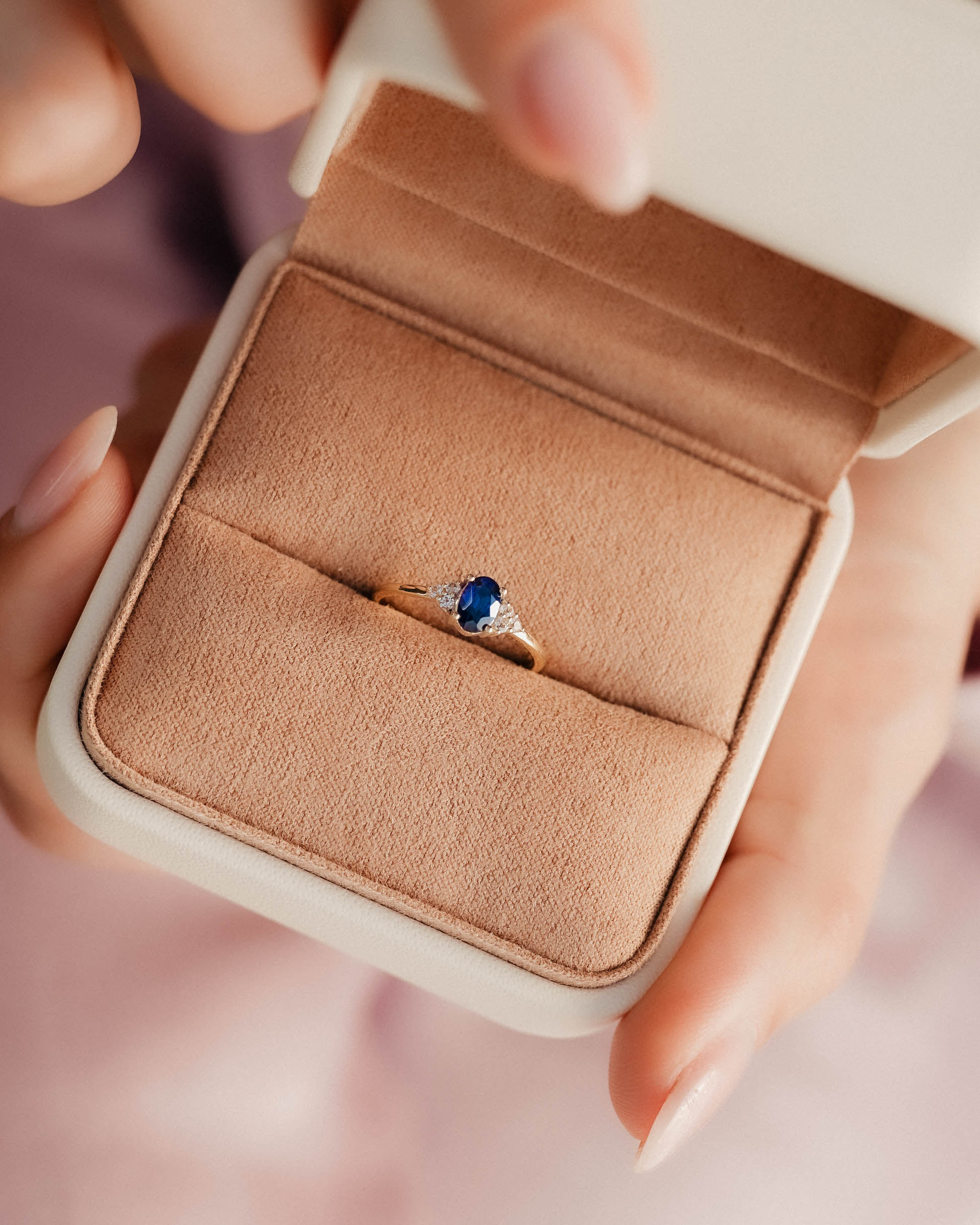 Ella | Saffier Solitaire & Diamant Ring