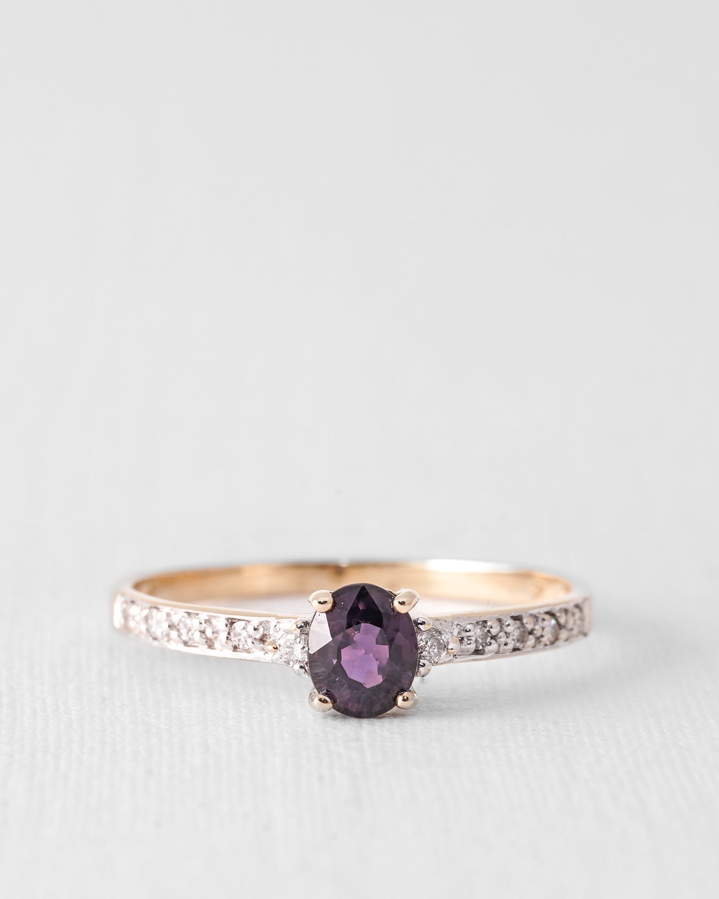 Aréssa | Vintage Kwarts Solitaire & Diamant Details Ring