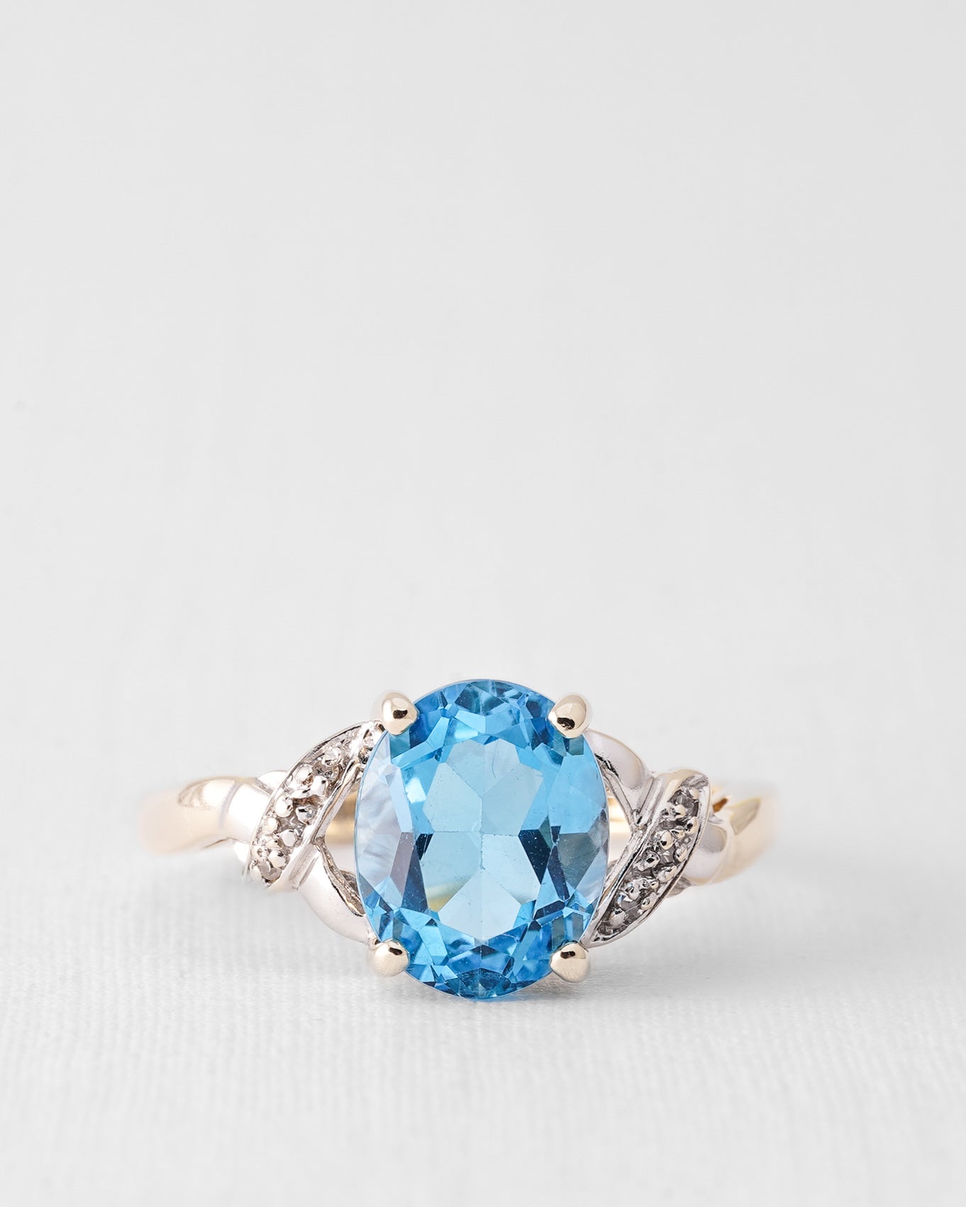 Aiora | Vintage Blue Topaz Solitaire Ring