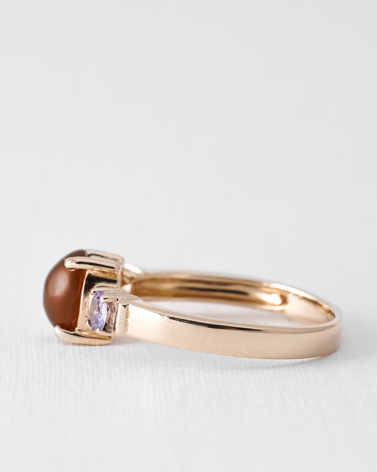 Tazeli | Vintage Carneool & Tanzaniet Three-Stone Ring