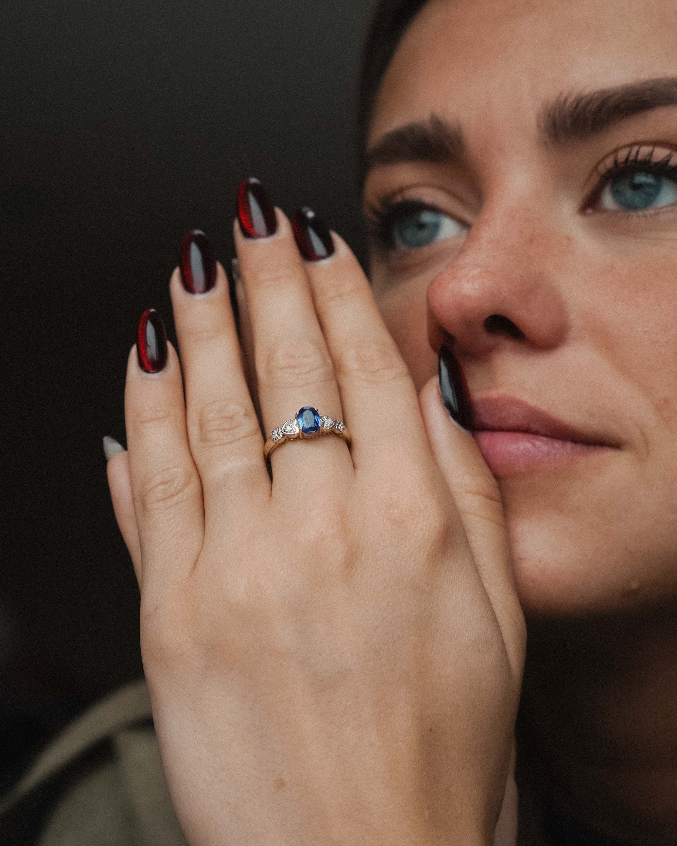 Kyvara | Vintage Kyaniet Solitaire & Diamant Details Ring