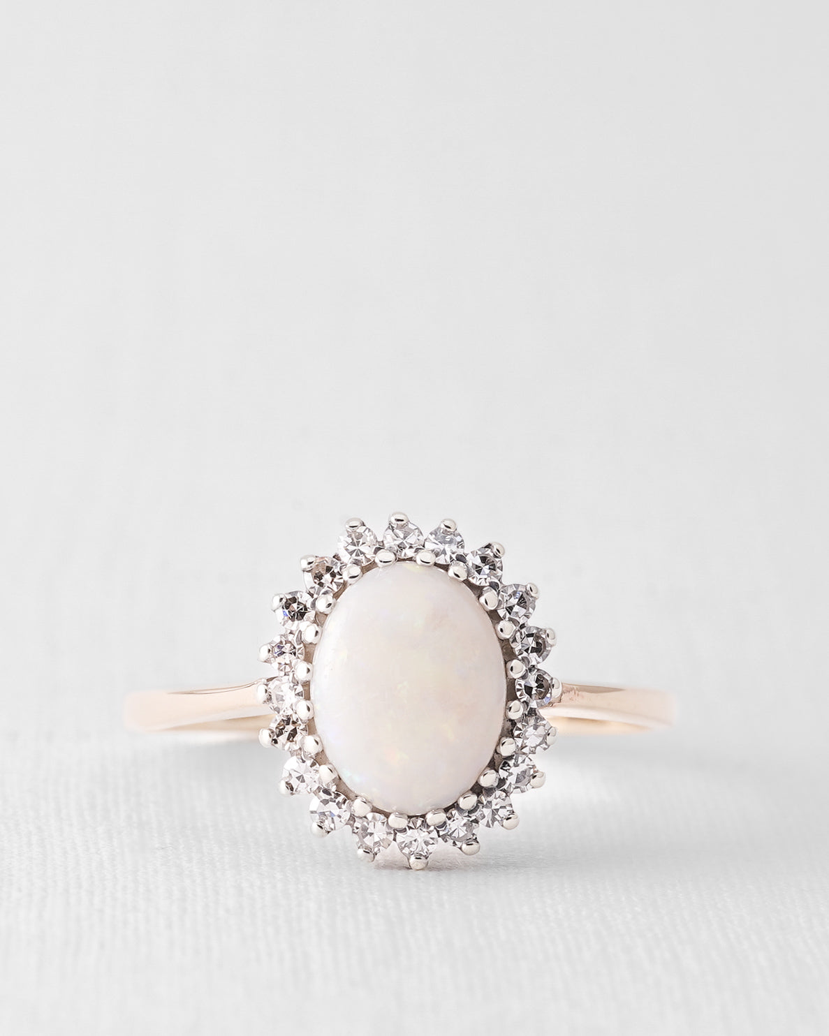 Solde | Vintage Opal and Diamond Ring