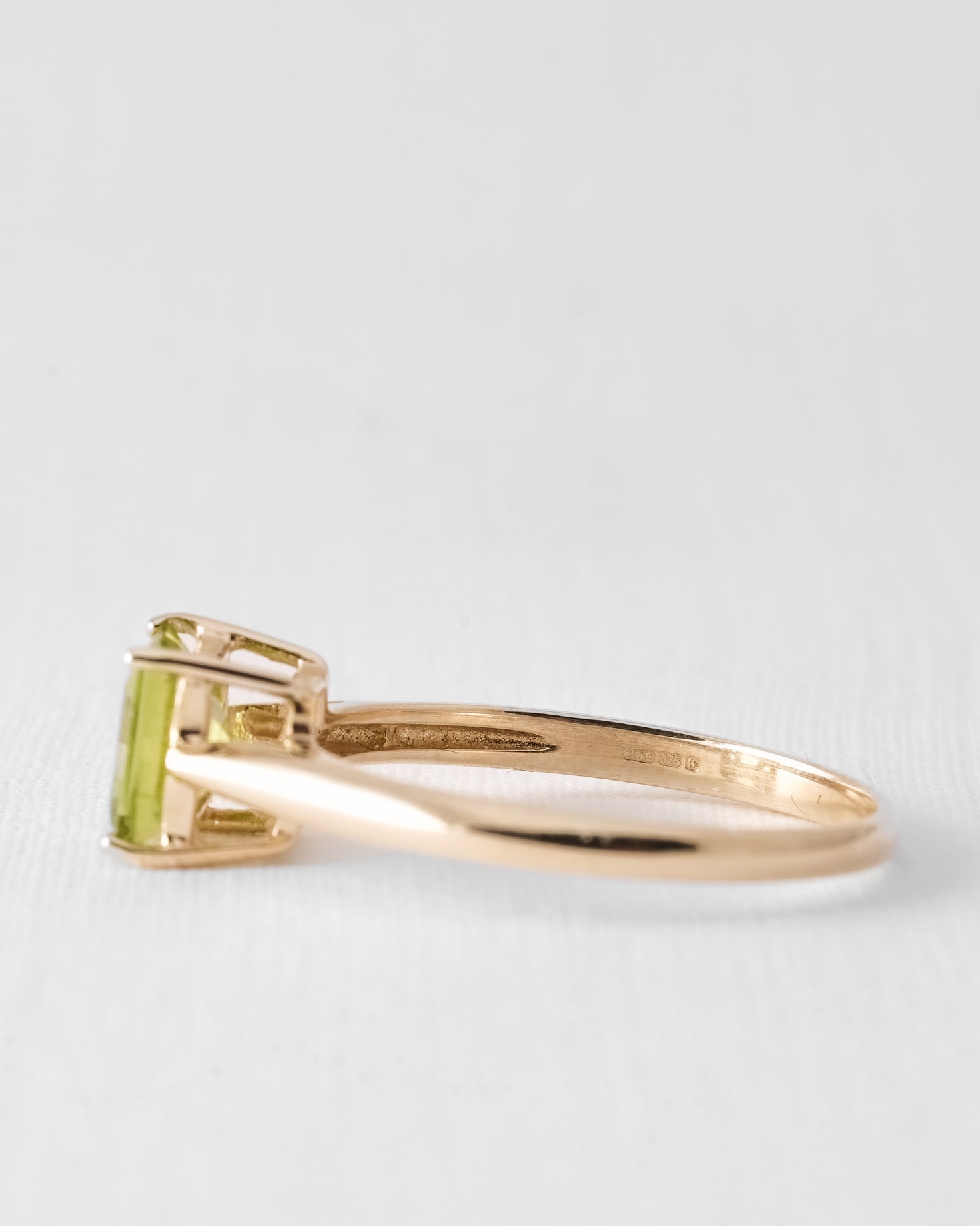 Amandine | Vintage Peridoot Solitaire Ring