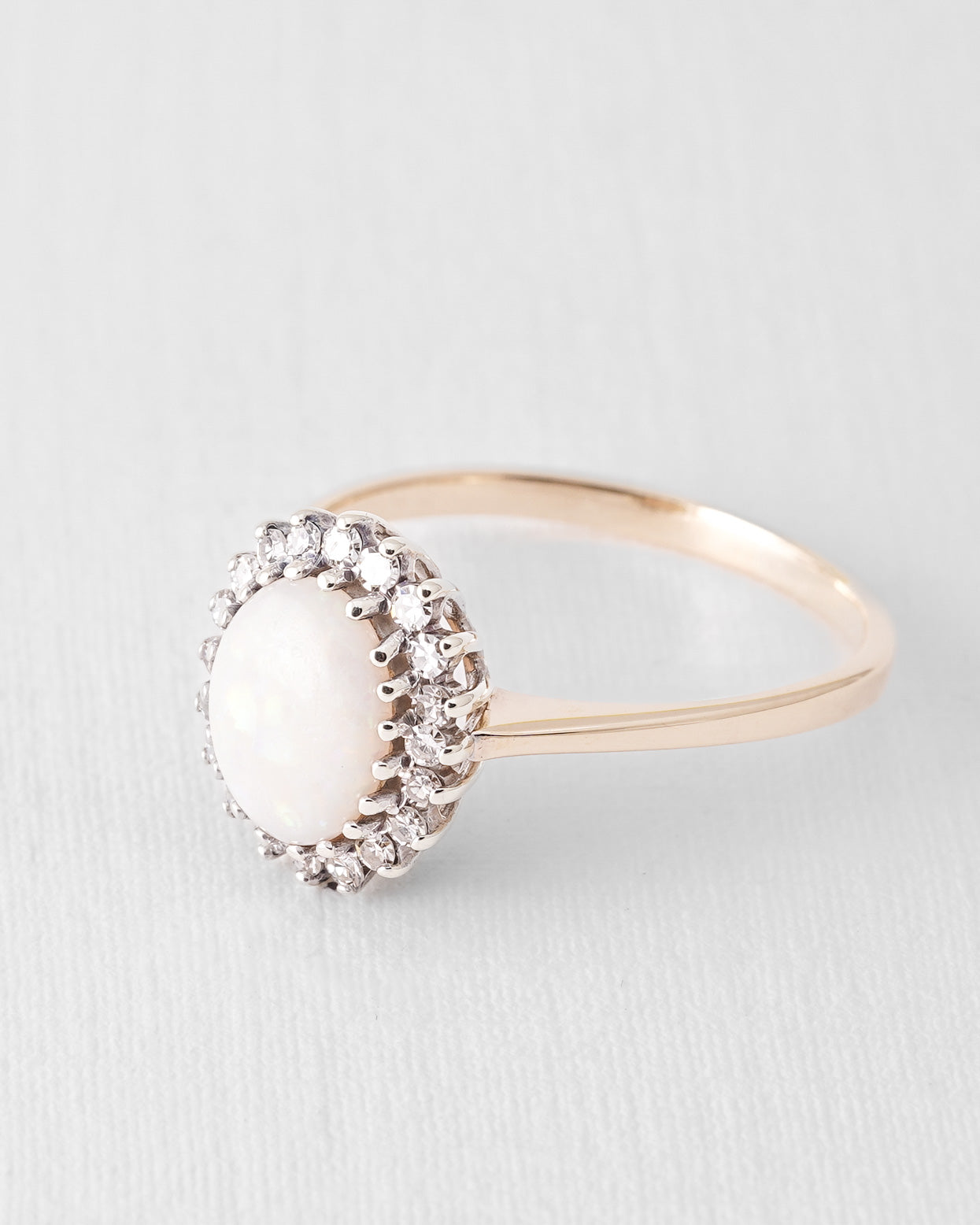 Solde | Vintage Opal and Diamond Ring