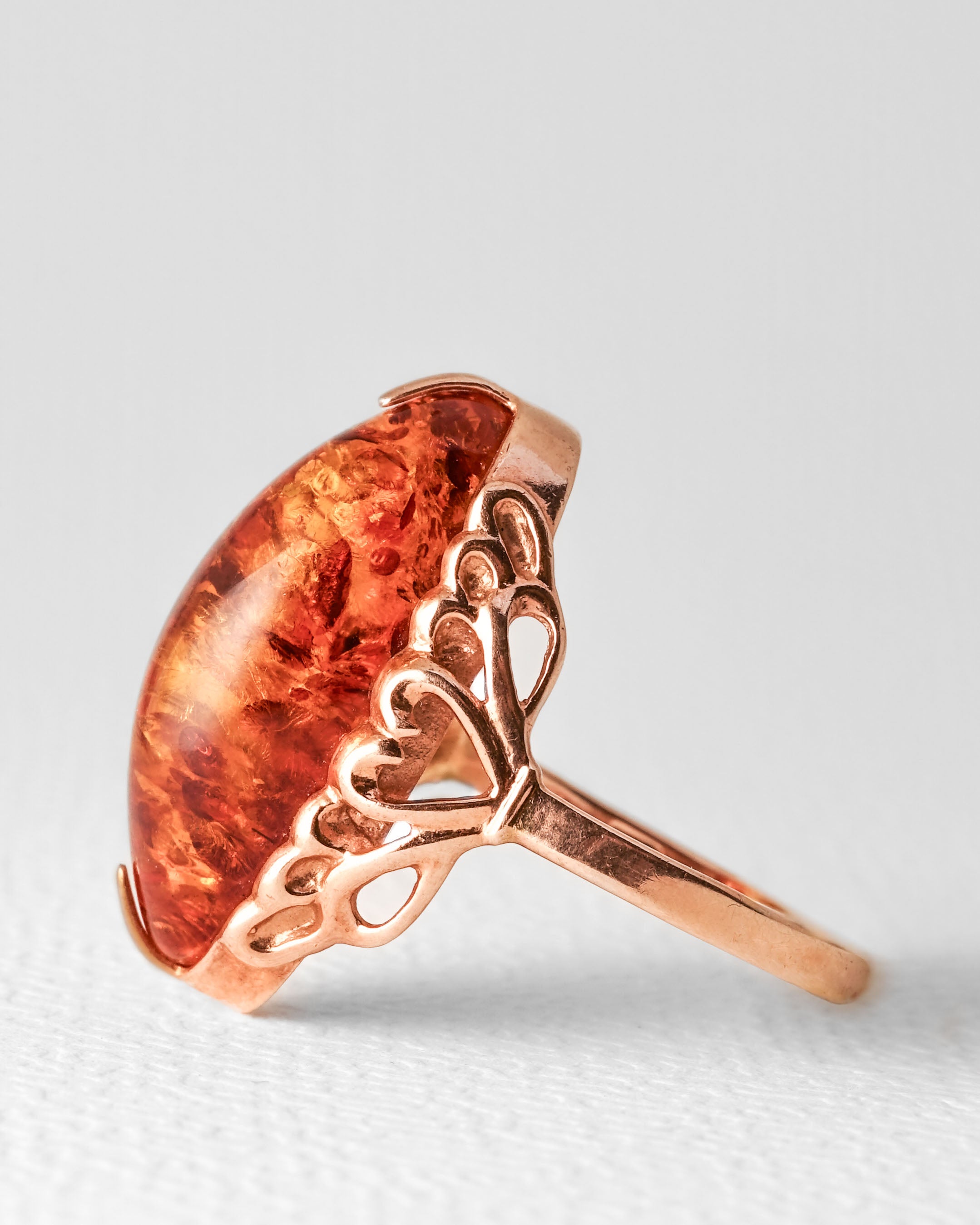 Elena Vale | Vintage 14K Oval Amber Statement Ring