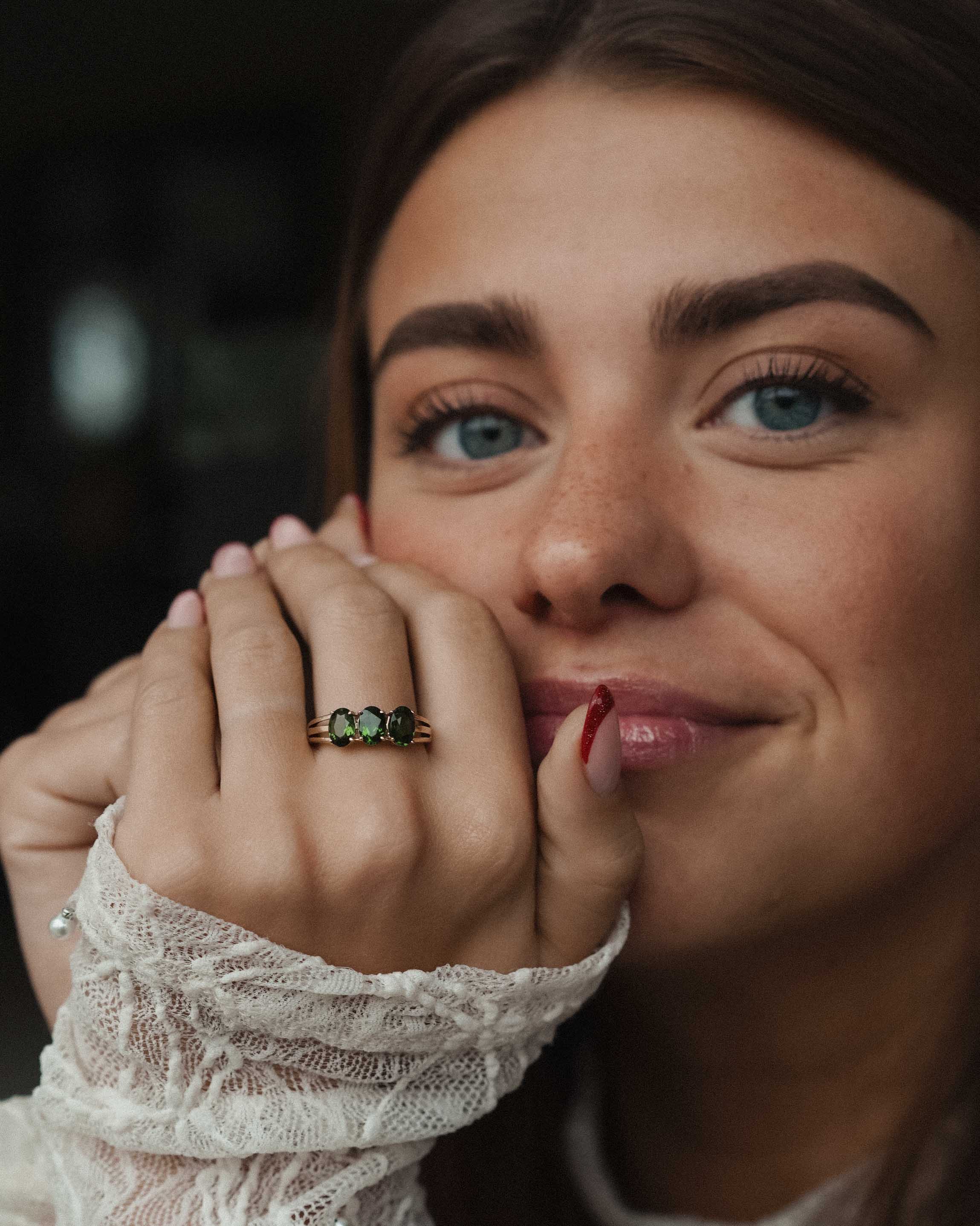 Virenna | Vintage Diopside Three-Stone Ring