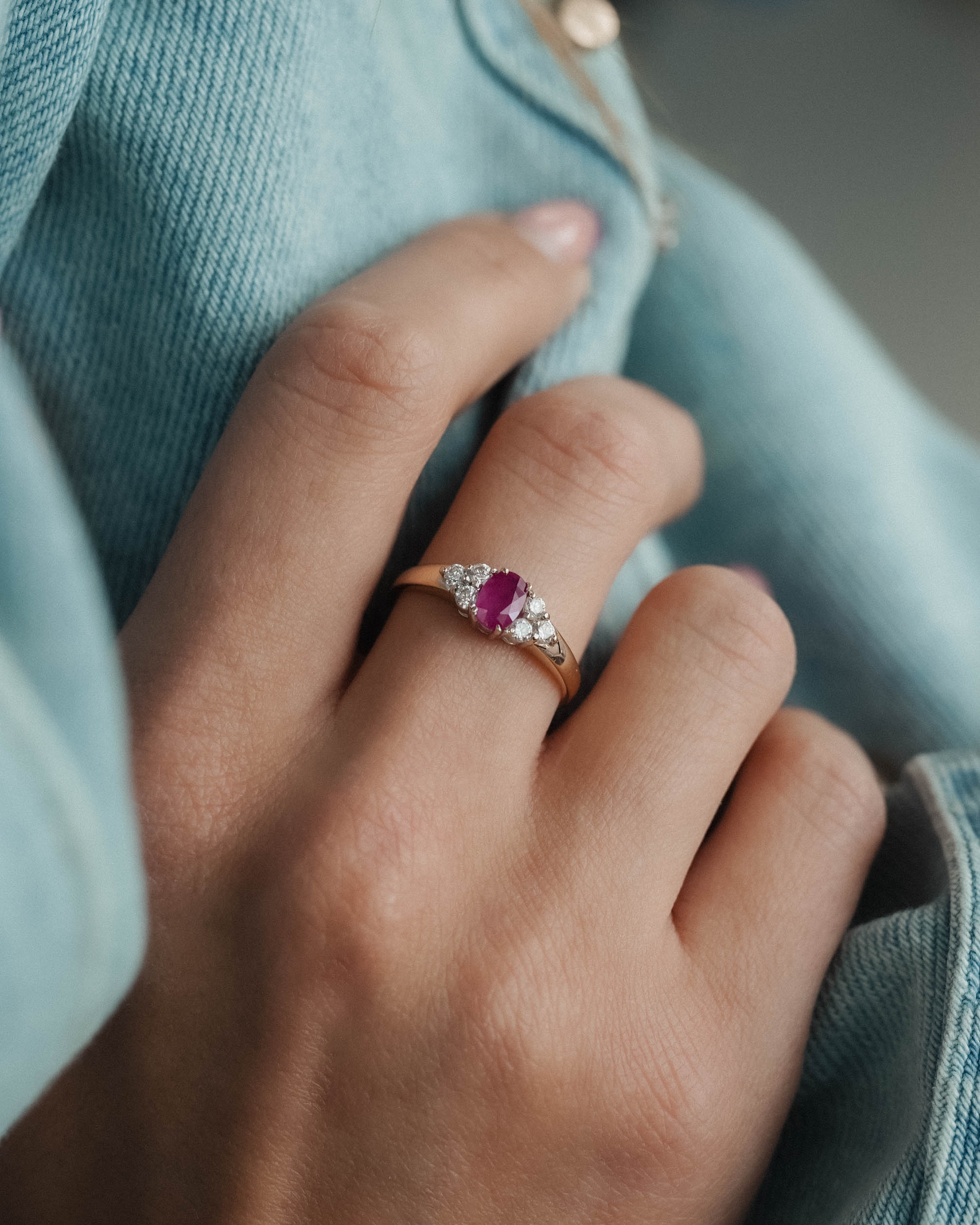 (05-03) Isadora | Vintage Robijn & Witte Saffier Ring - Menina Amsterdam