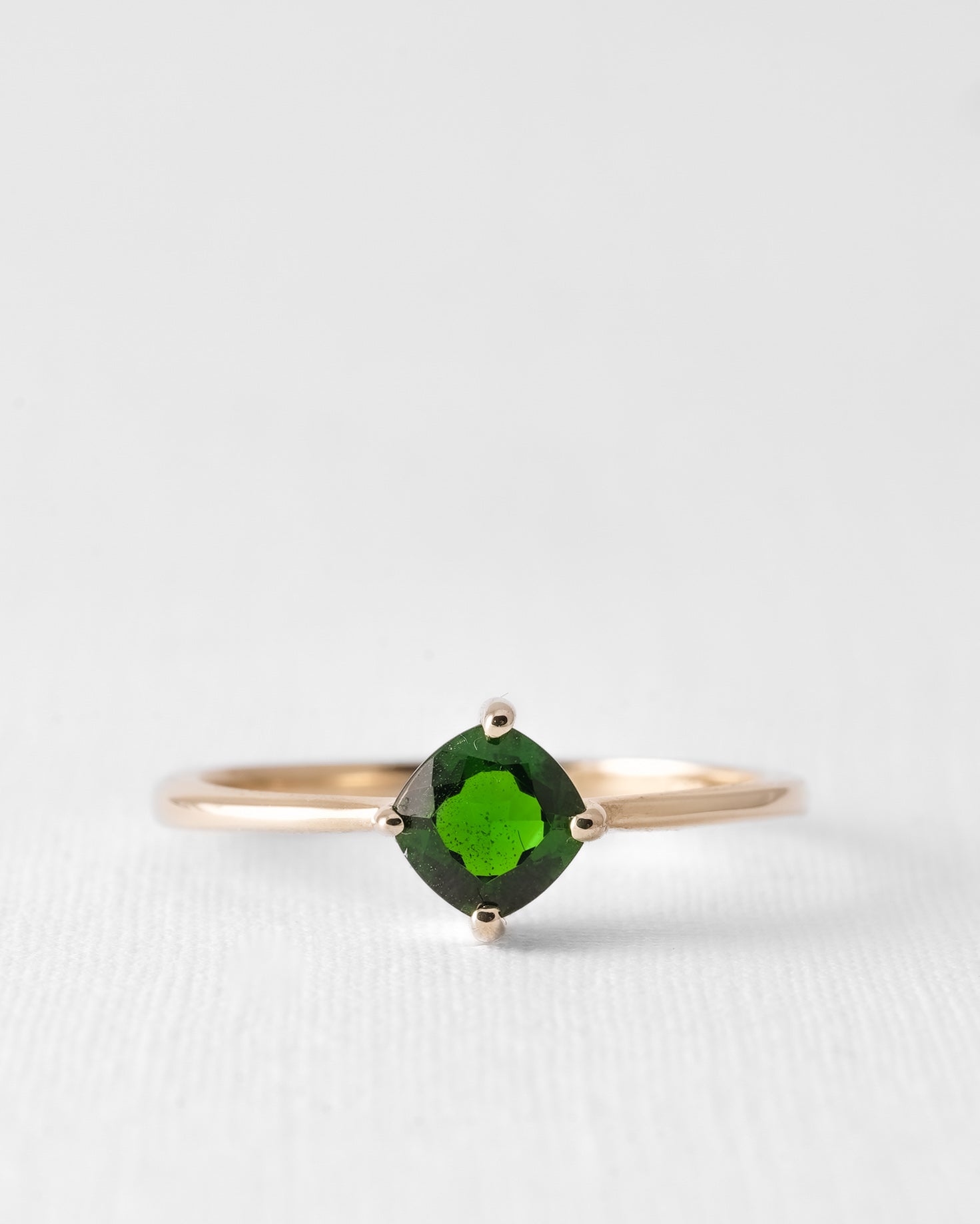 Maelys | Vintage Diopsiet Solitaire Ring