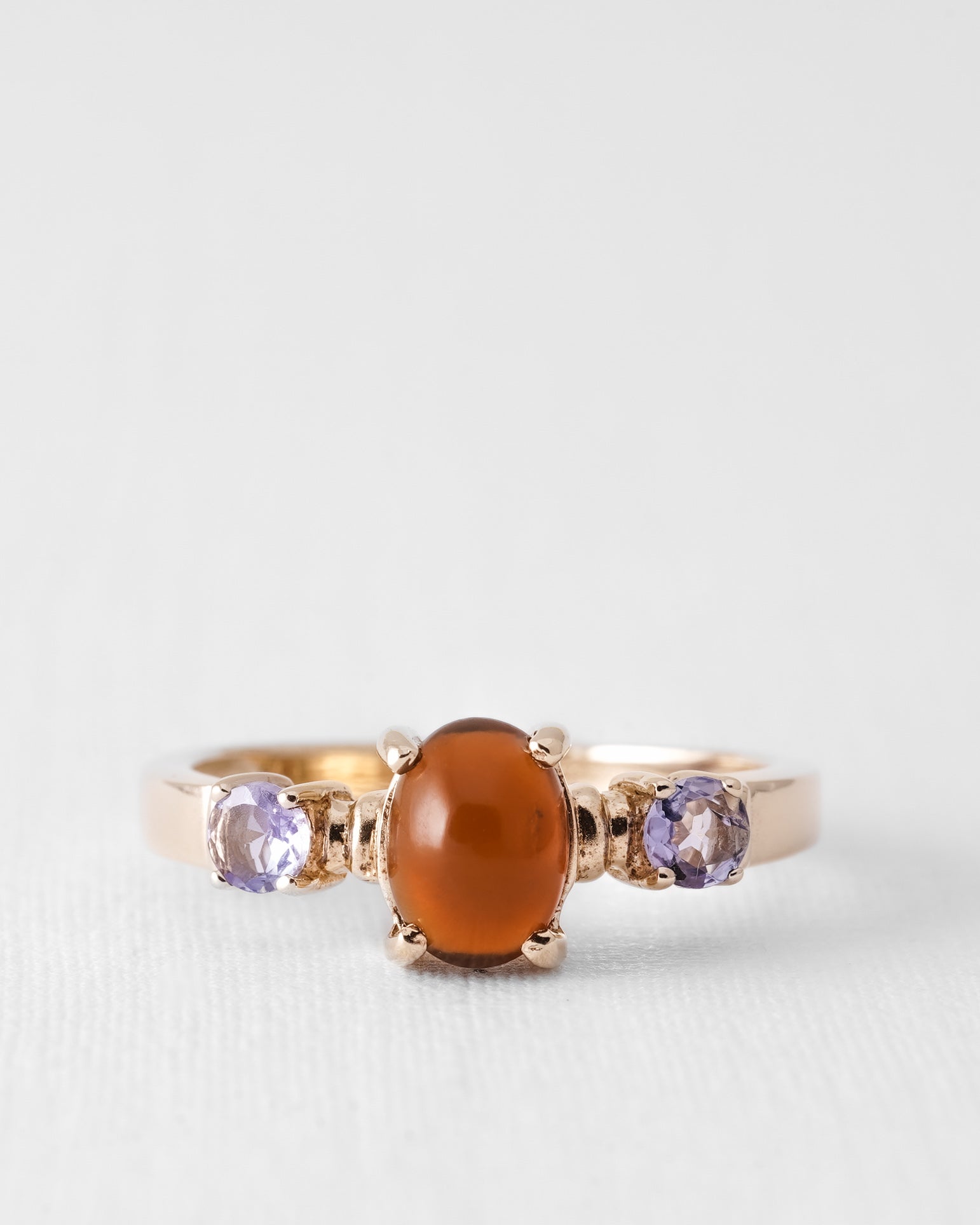 Tazeli | Vintage Carneool & Tanzaniet Three-Stone Ring