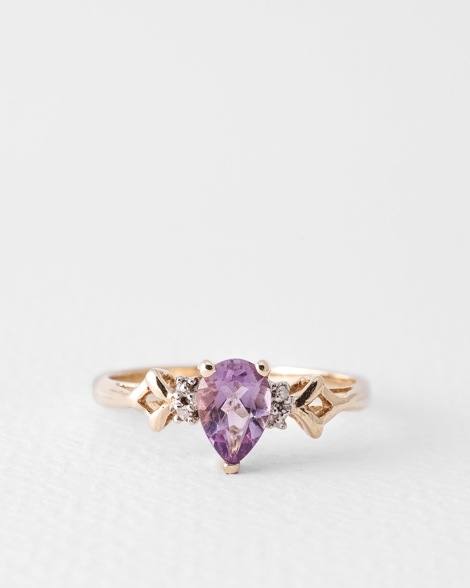Rosa | Vintage Amethist Solitaire & Diamant Details