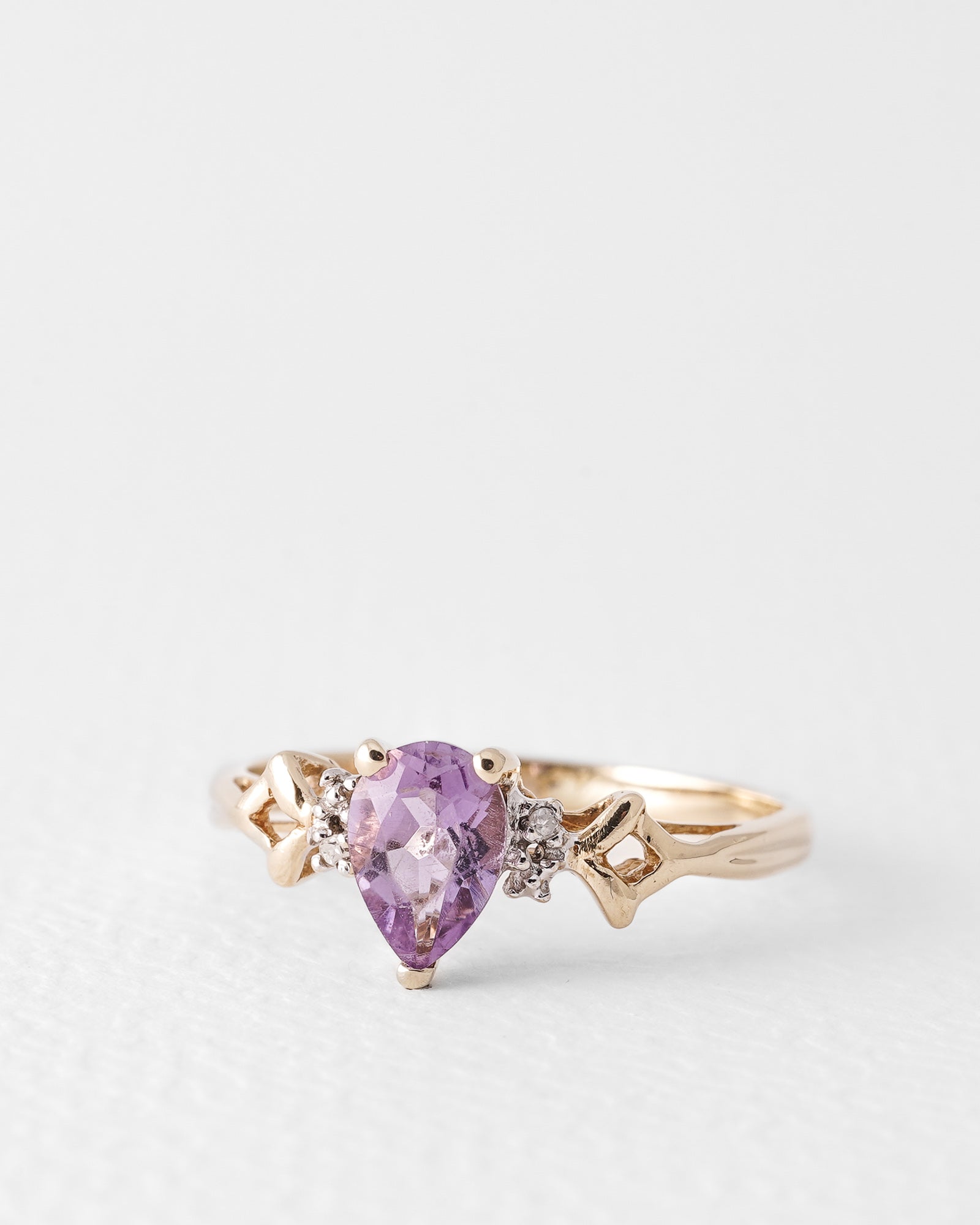 Rosa | Vintage Amethist Solitaire & Diamant Details