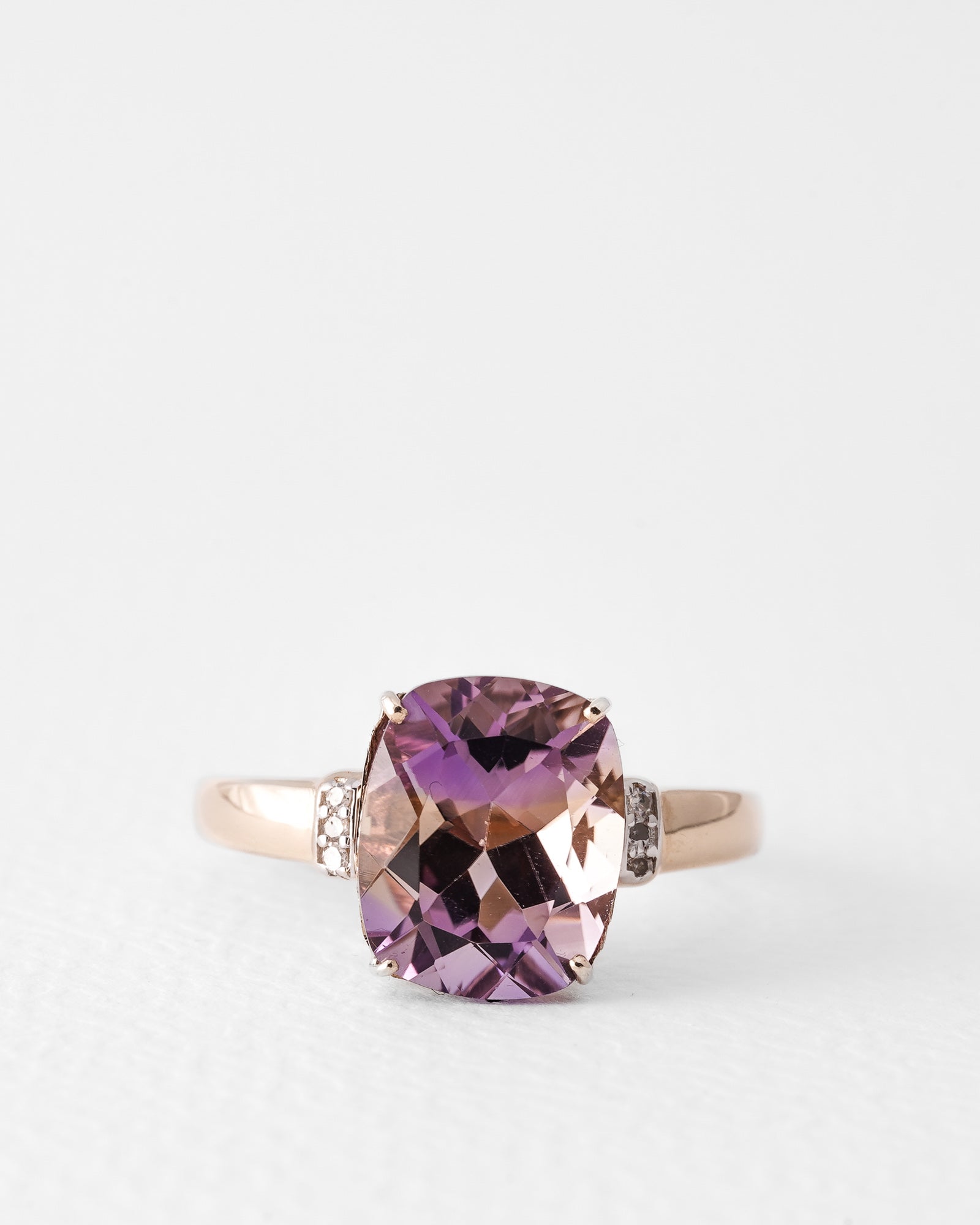 Talia | Vintage Amethist Solitaire & Diamant Details
