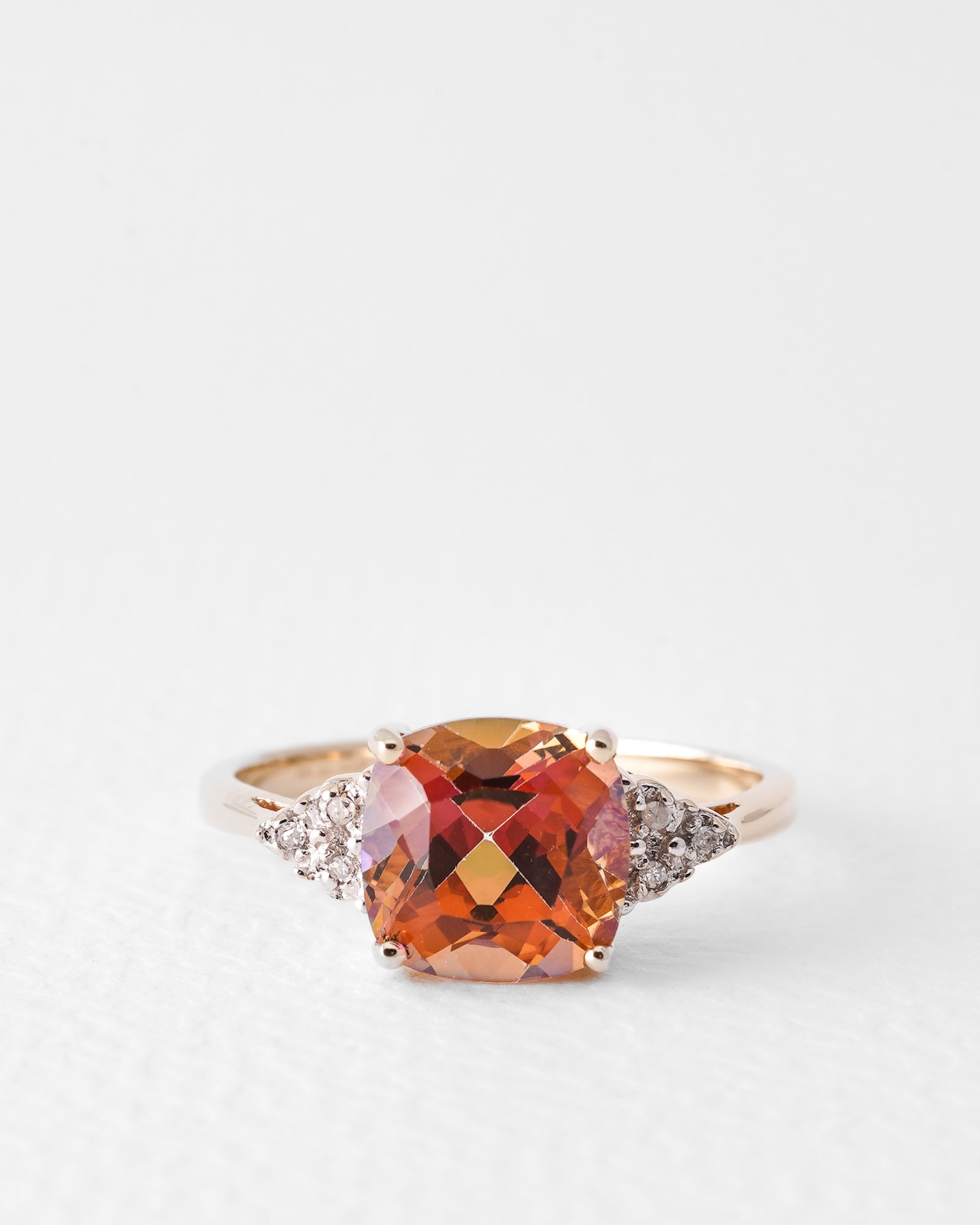 Annabelle | Vintage Topaas Solitaire & Diamant Details