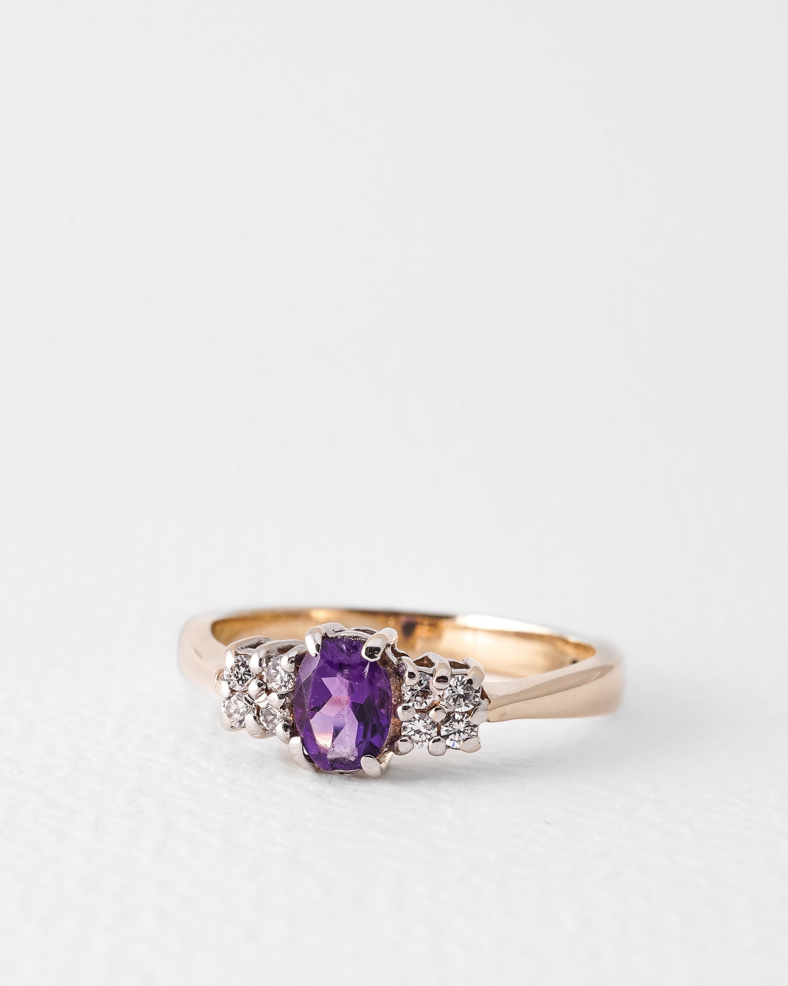 Aurelia | Vintage Amethist Solitaire & Diamant Details