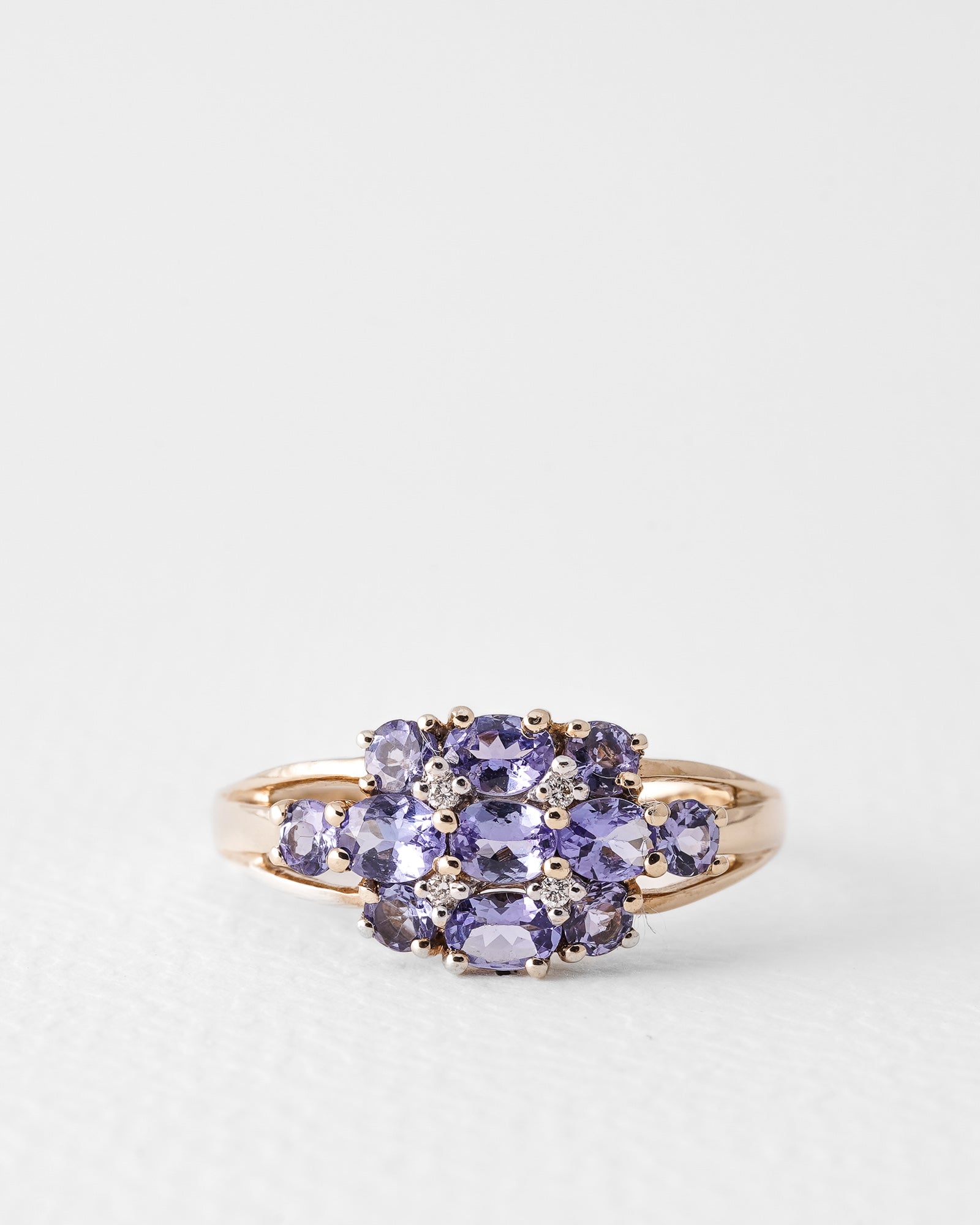 Emily | Vintage Tanzaniet Solitaire & Diamant Details