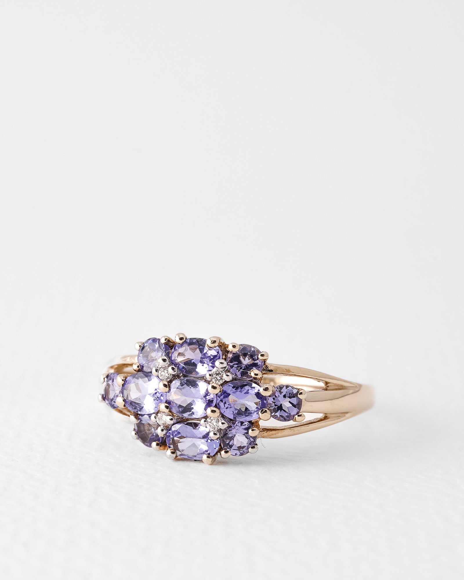 Emily | Vintage Tanzaniet Solitaire & Diamant Details