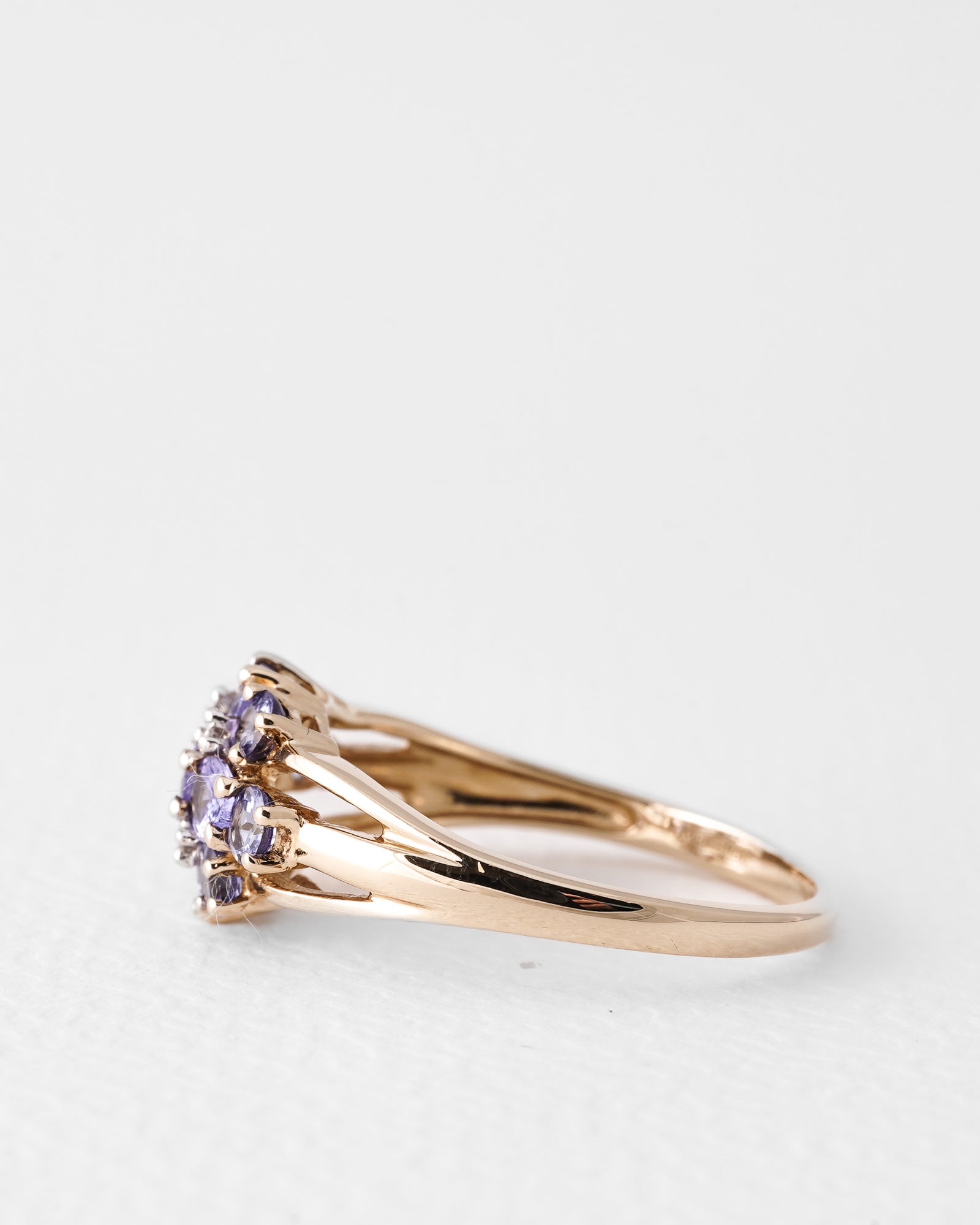 Emily | Vintage Tanzaniet Solitaire & Diamant Details