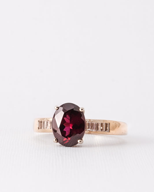 Celestia | Vintage Granaat Solitair & Diamant Details