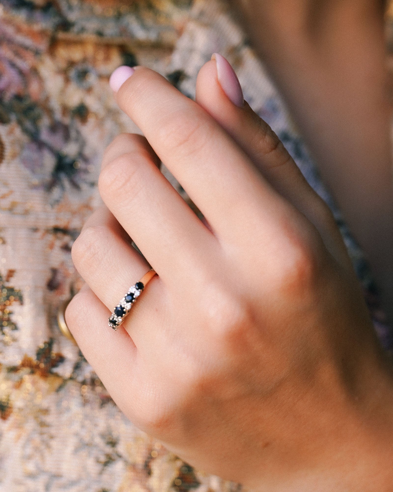 Orla | Vintage Saffier & Diamant Halve Eternity