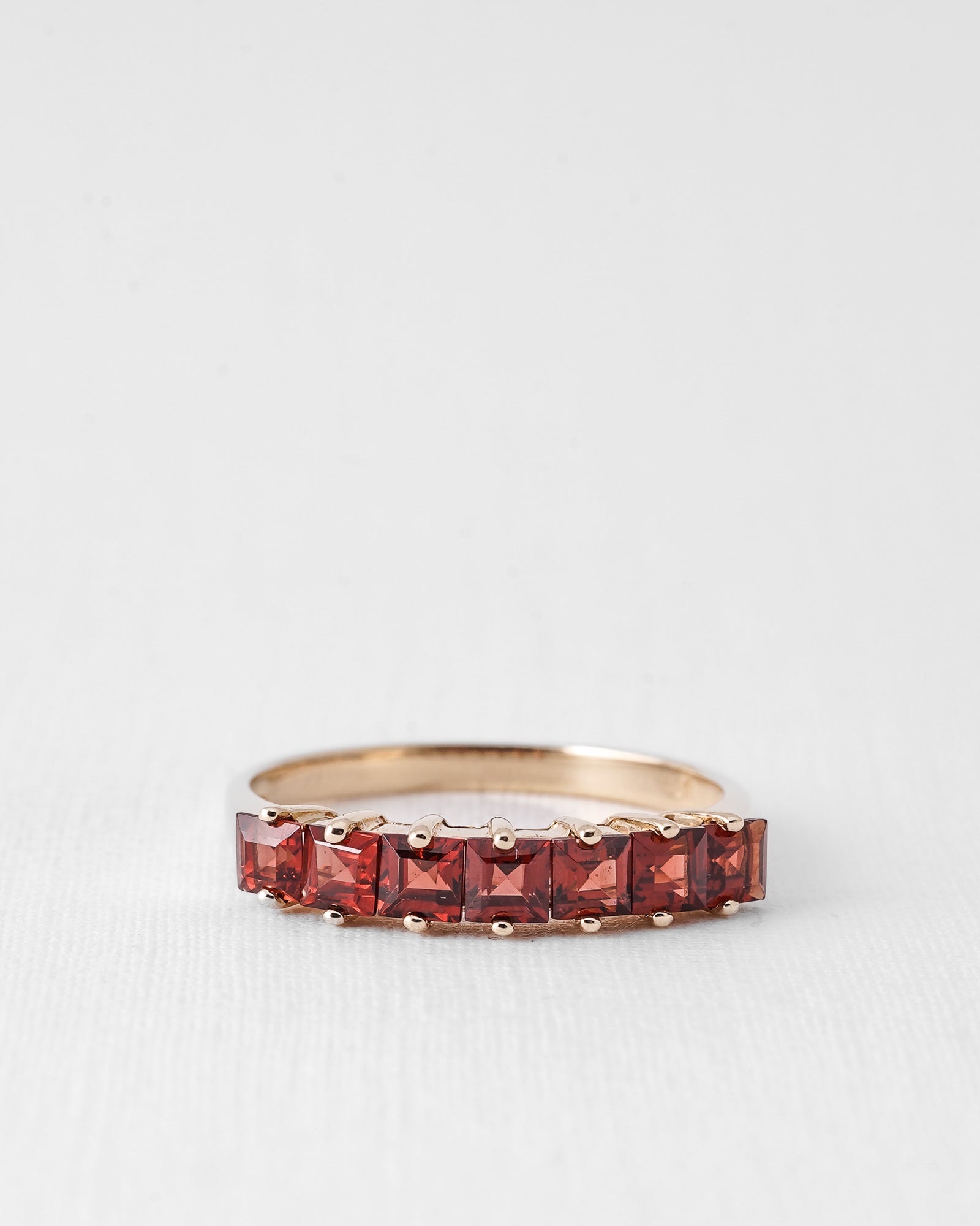 Emae | Vintage Granaat Eternity
