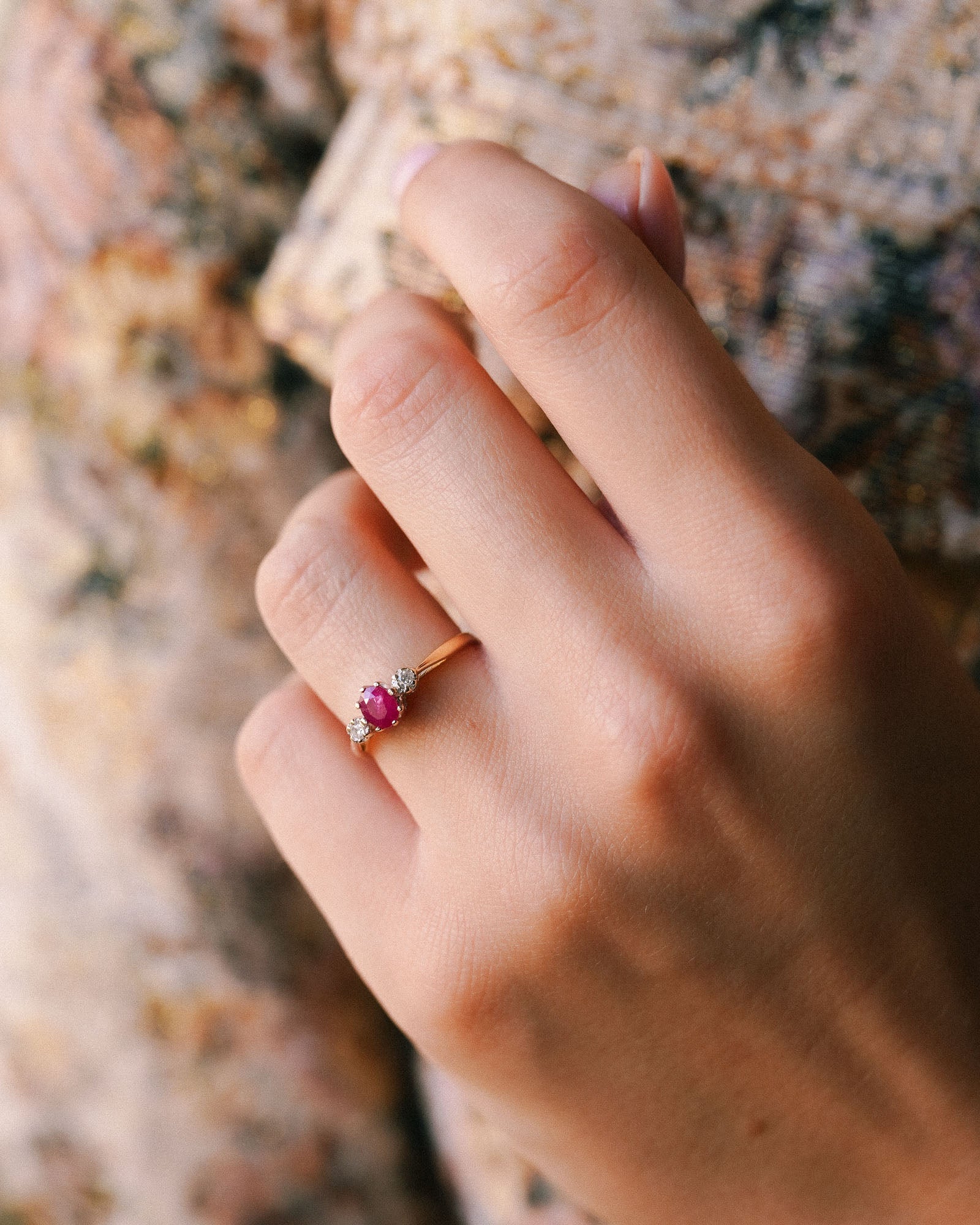 Vivina | Vintage Robijn Solitaire & Diamant Details
