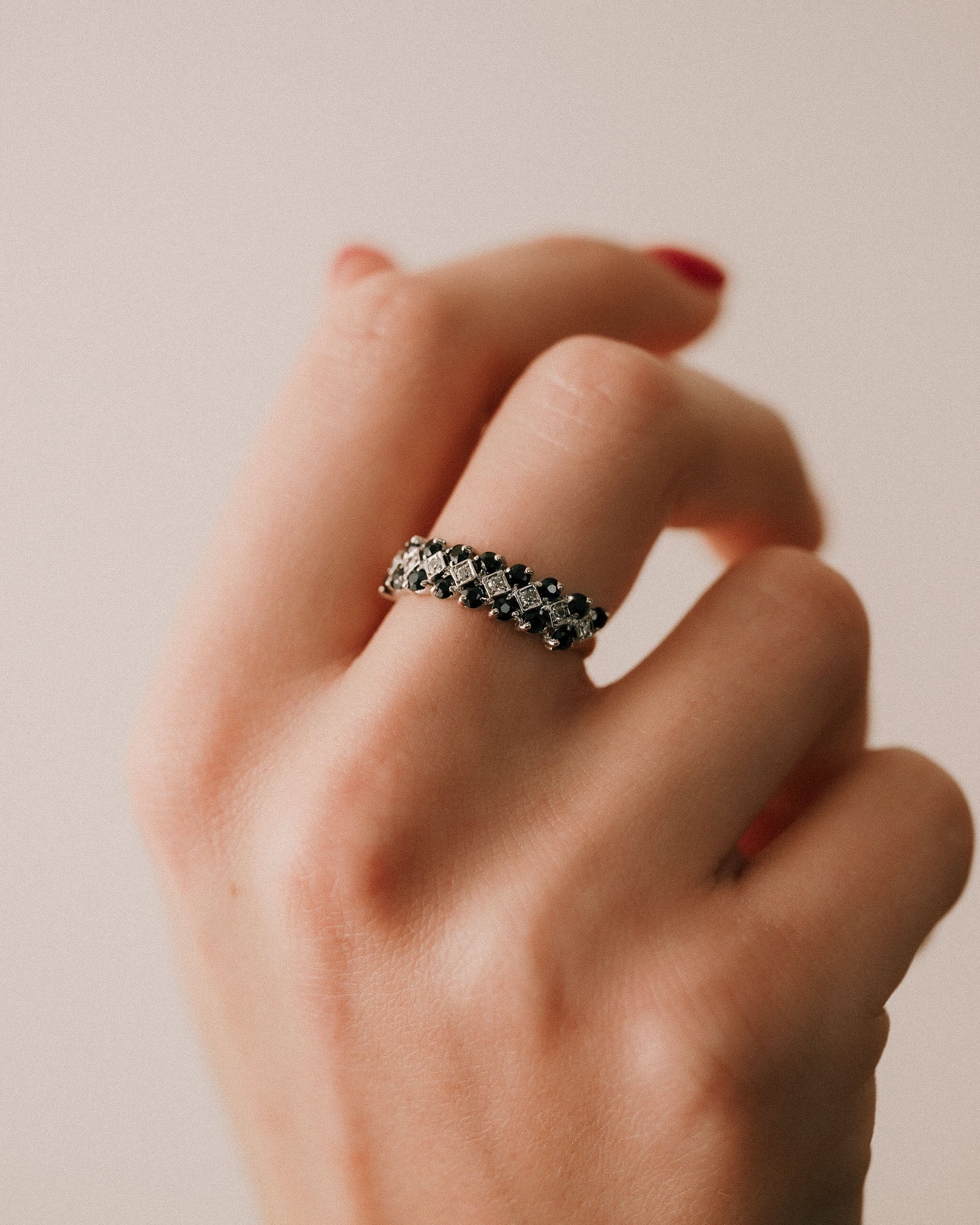 Anouk | Vintage Saffier & Diamant Halve Eternity