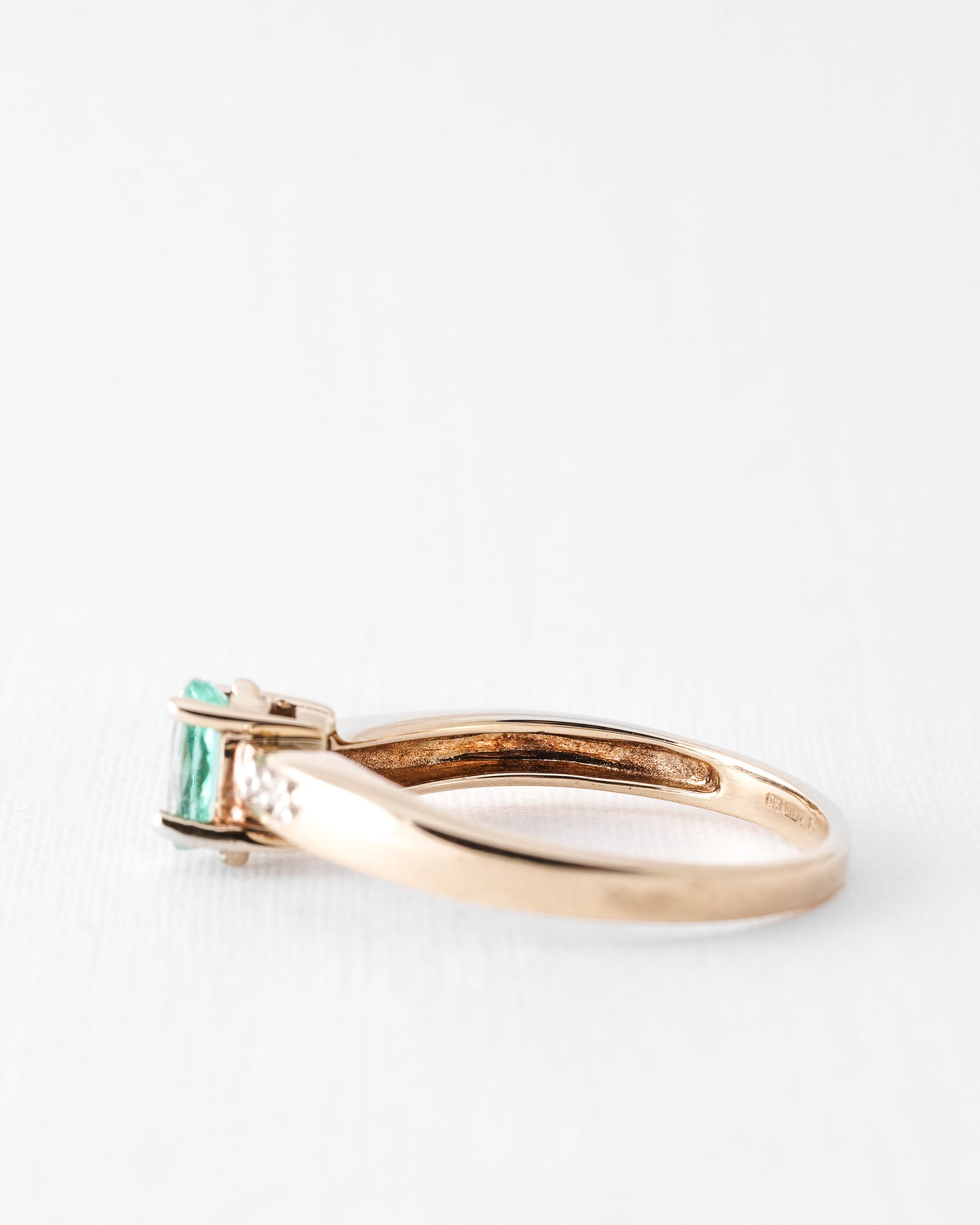 Belle | Vintage Smaragd Solitaire & Diamant Details
