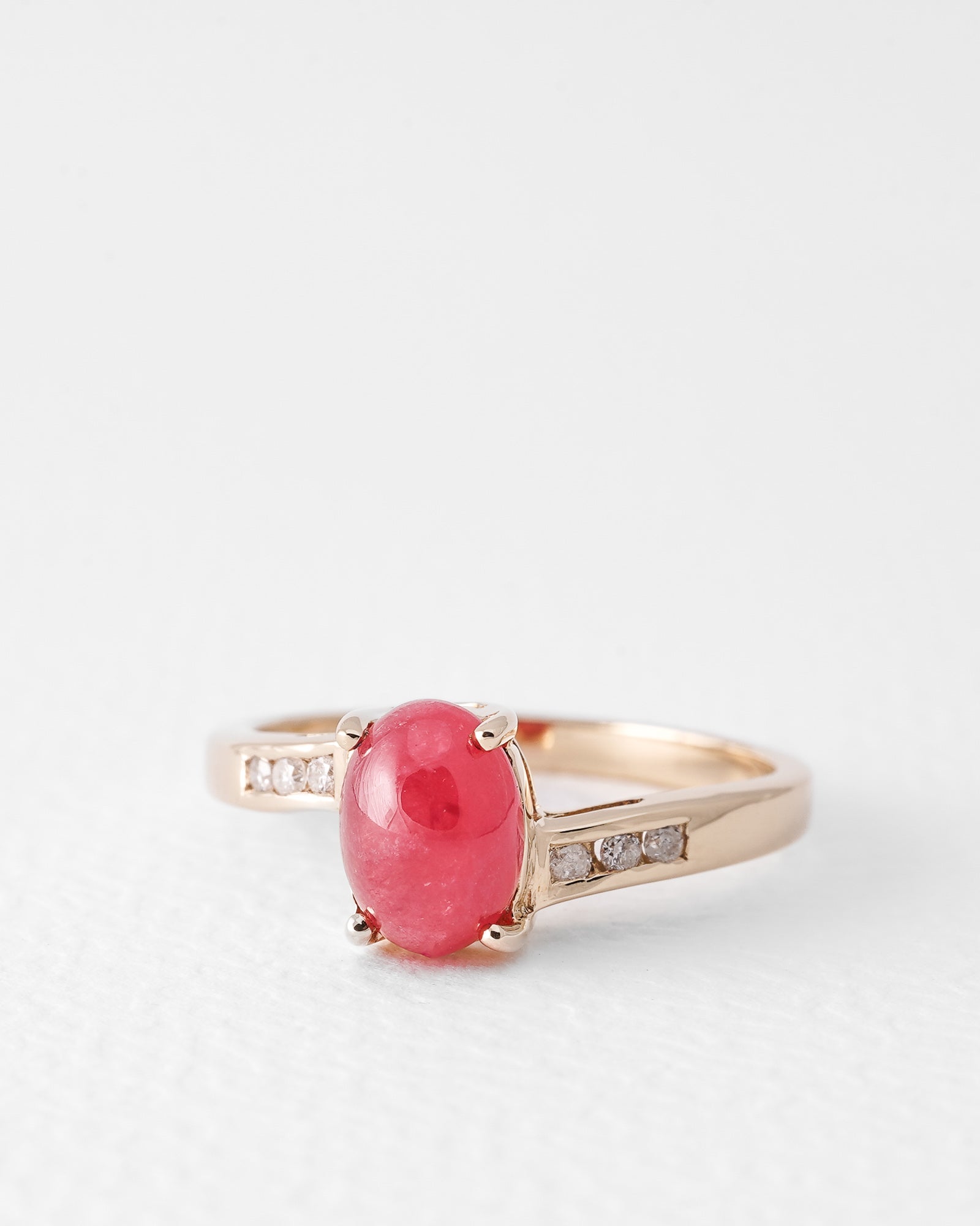 Sofie | Vintage Cabachon Solitaire & Diamant