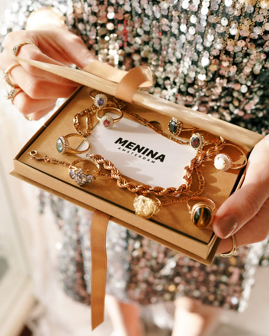 Menina Amsterdam geeft een vervolg aan het verhaal van vintage sieraden.