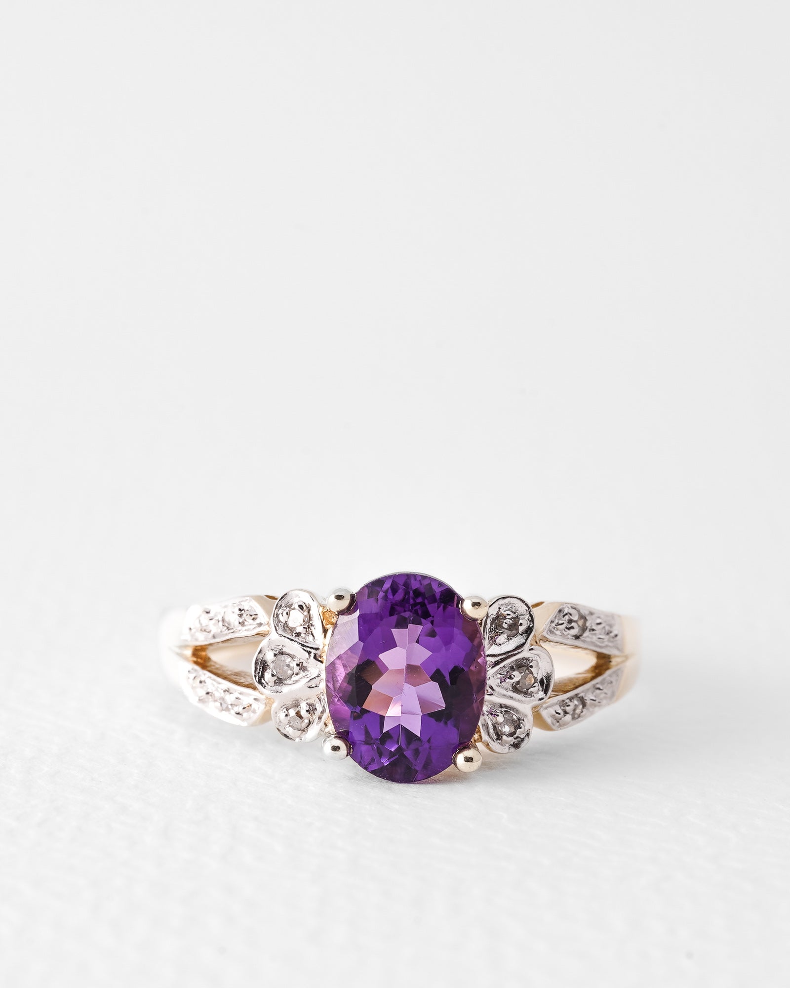 Vesper | Vintage Amethist Solitaire & Diamant Details