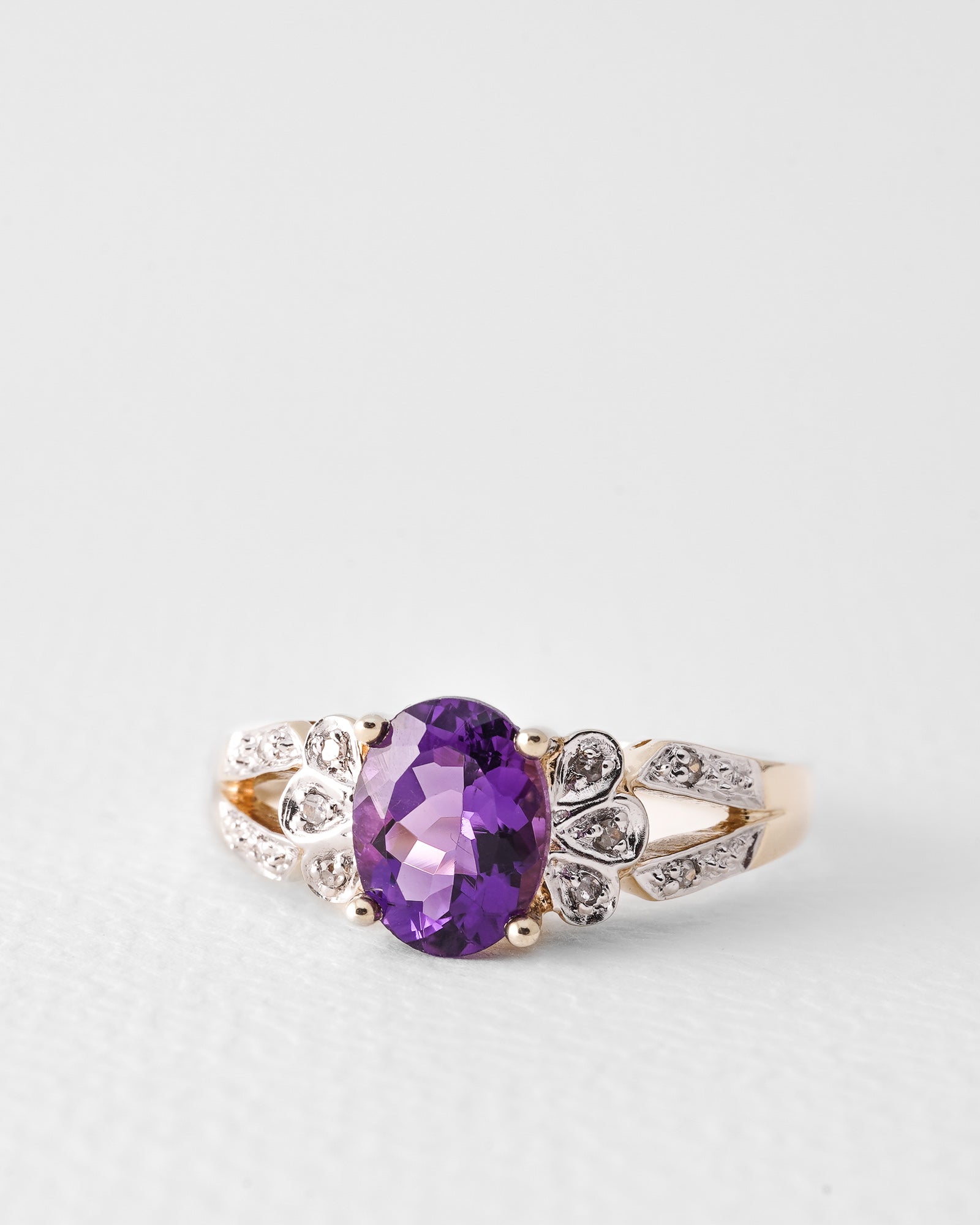 Vesper | Vintage Amethist Solitaire & Diamant Details