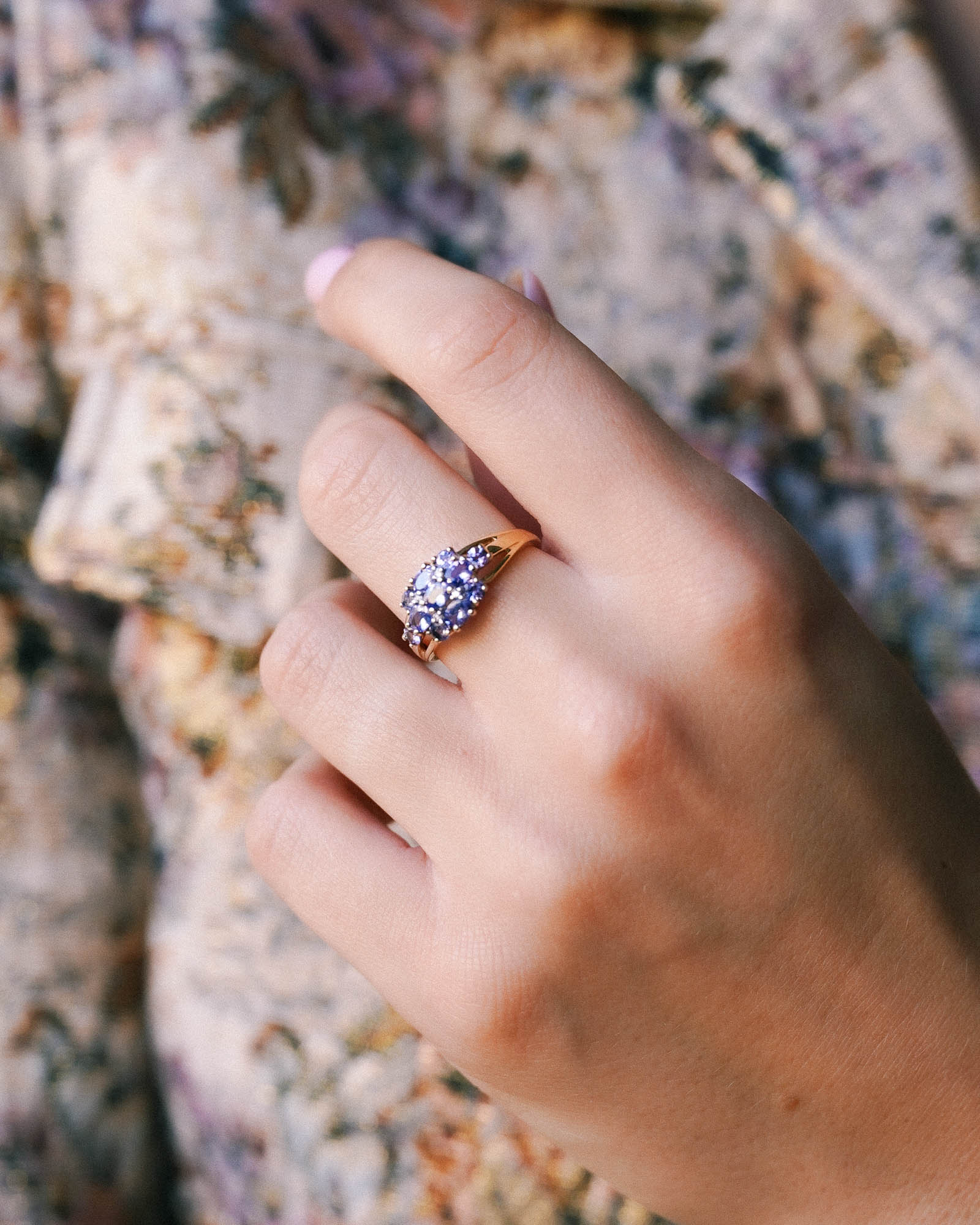 Emily | Vintage Tanzaniet Solitaire & Diamant Details