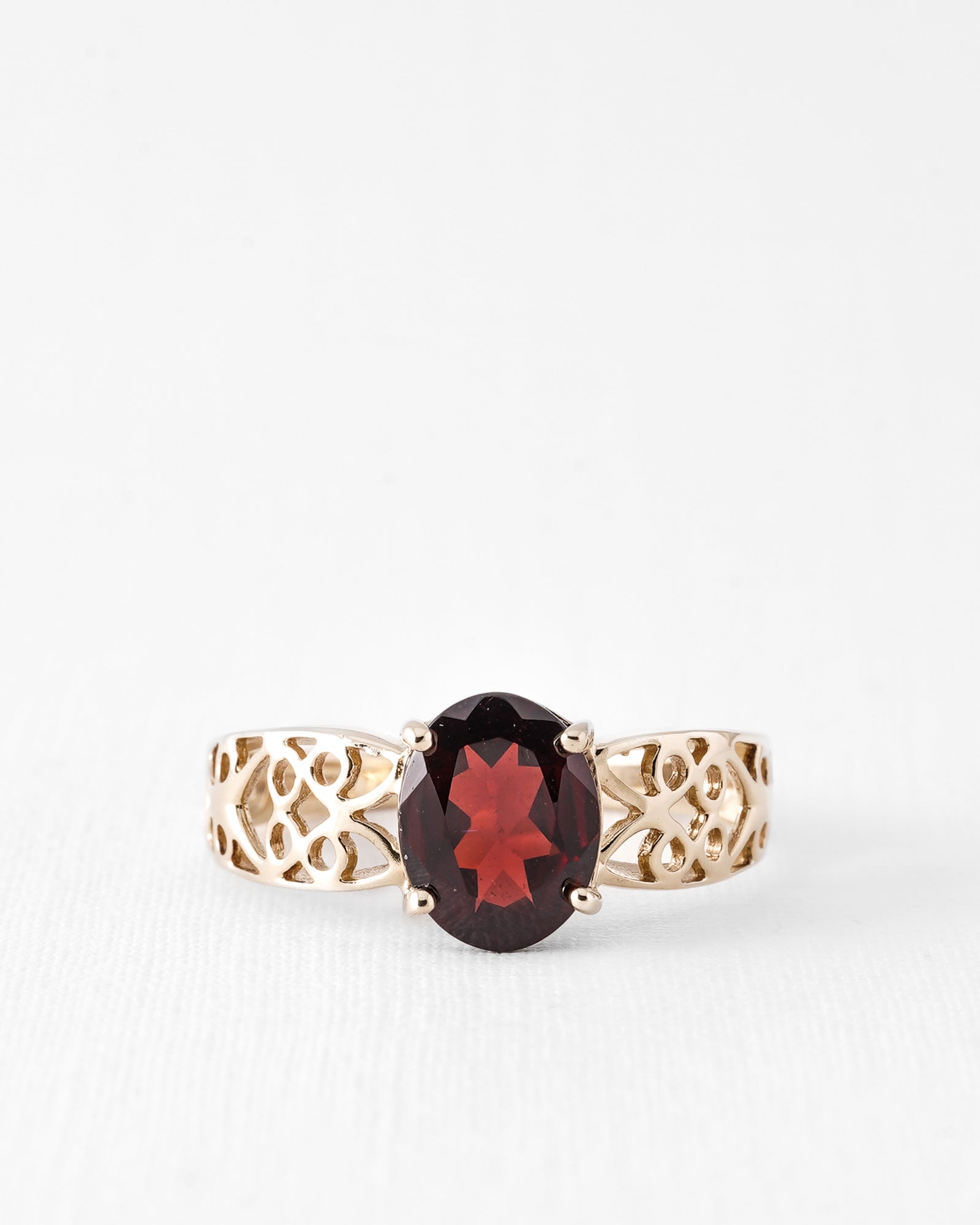 Mayke | Vintage Granaat Solitaire