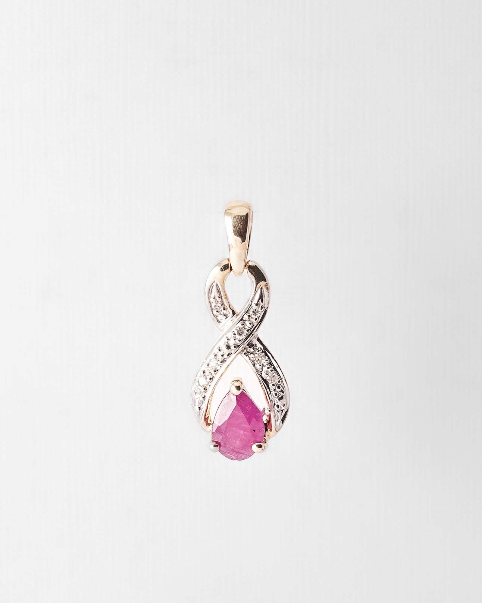 Tila | Vintage Robijn & Diamant Hanger