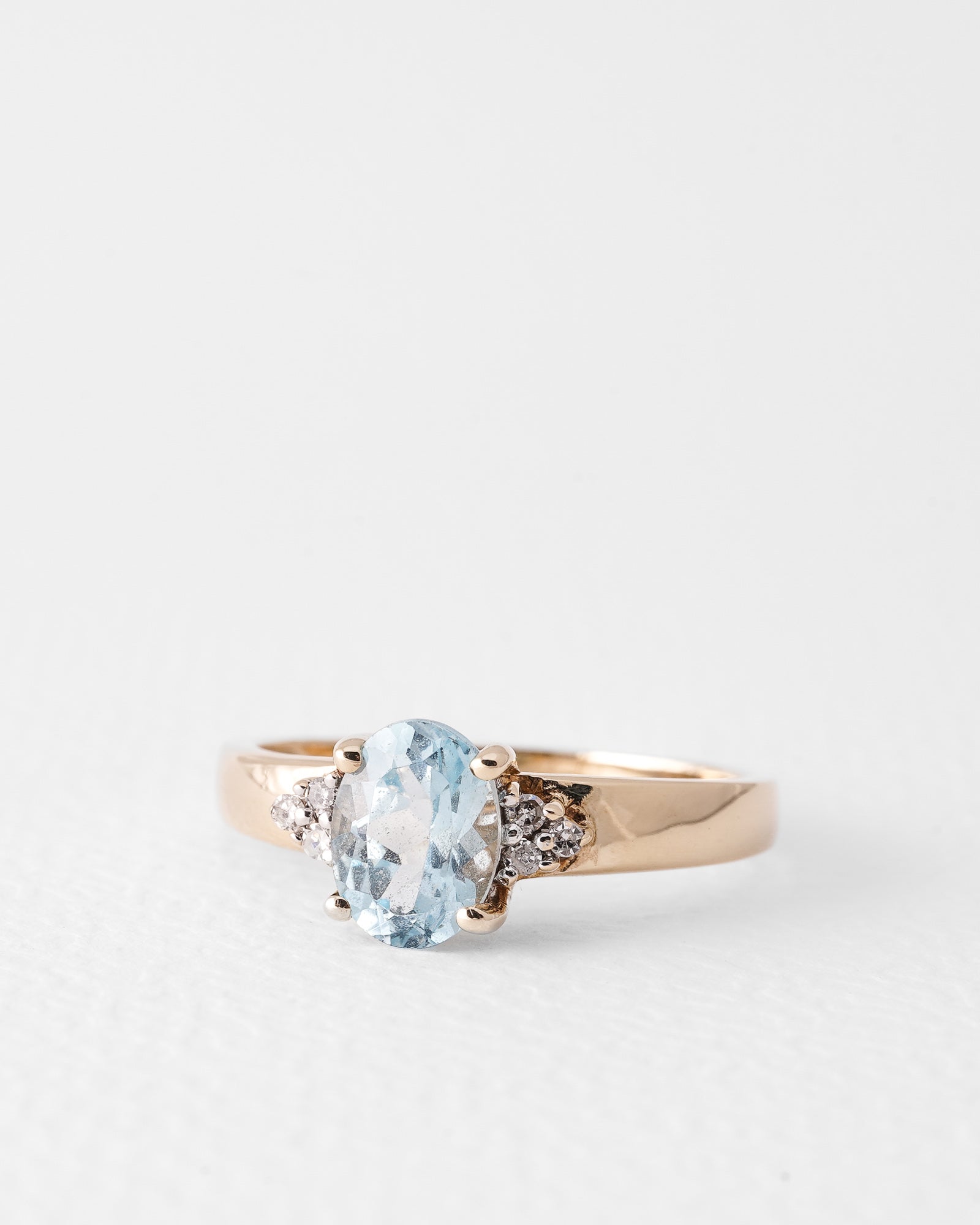 Dahlia | Vintage Topaas Solitaire & Diamant Details