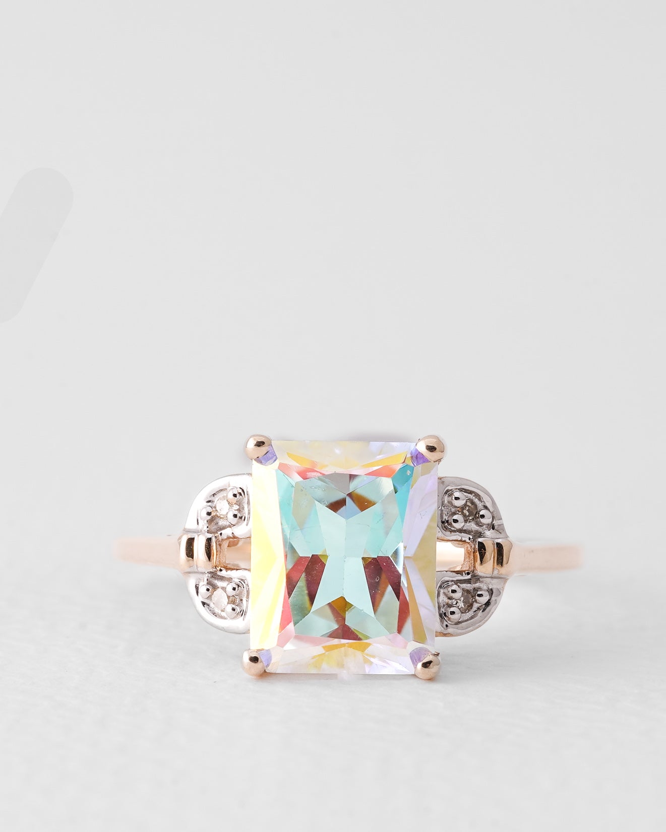 Isolde | Vintage Mystiek Topaas Solitaire & Diamant Details Ring