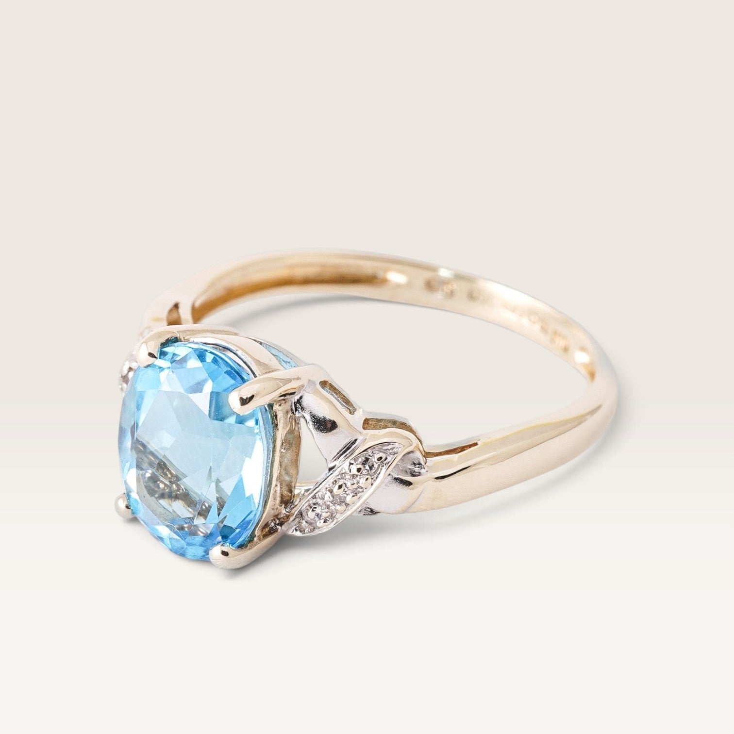 Aiora | Vintage Blue Topaz Solitaire Ring - Menina Amsterdam