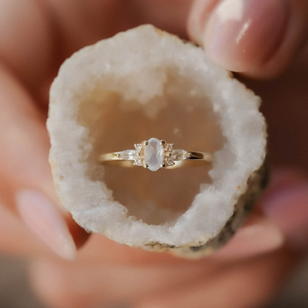 Camille | Maansteen & Diamant Ring - Menina Amsterdam