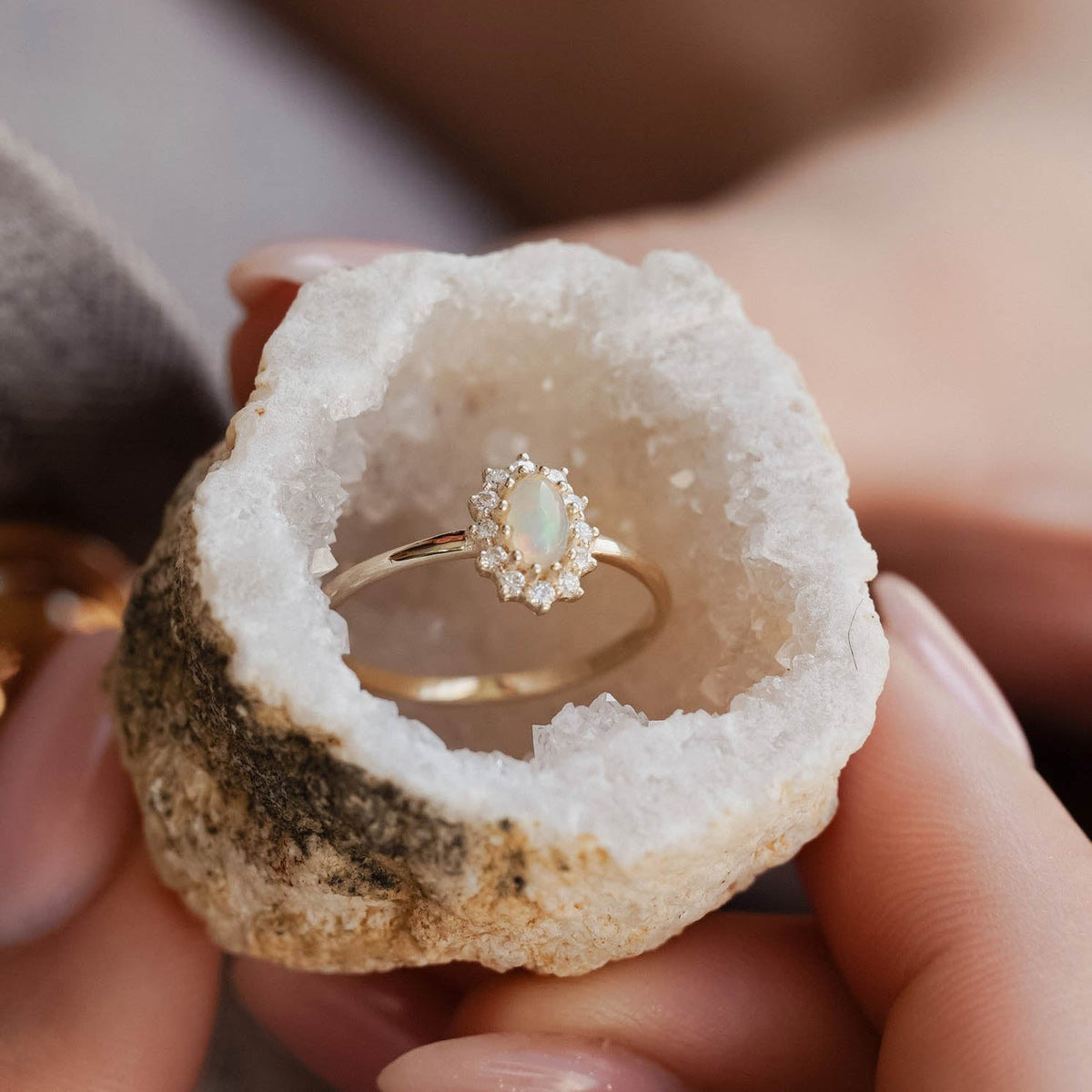 Chloe | Opaal & Diamant Cluster Ring - Menina Amsterdam