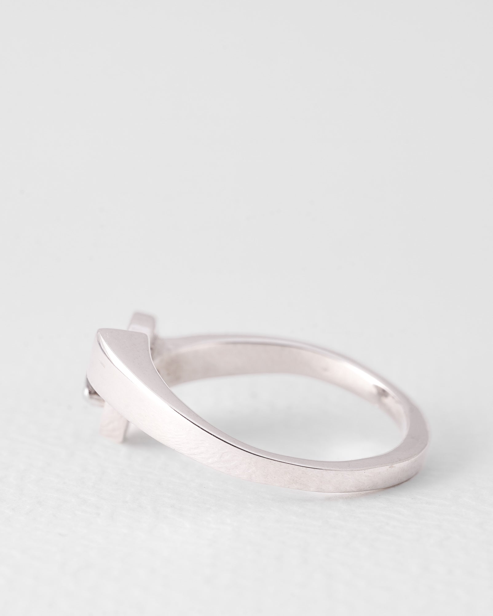 Zaralien | 14K White Gold Brilliant (0.55ct) & Sapphire Ring