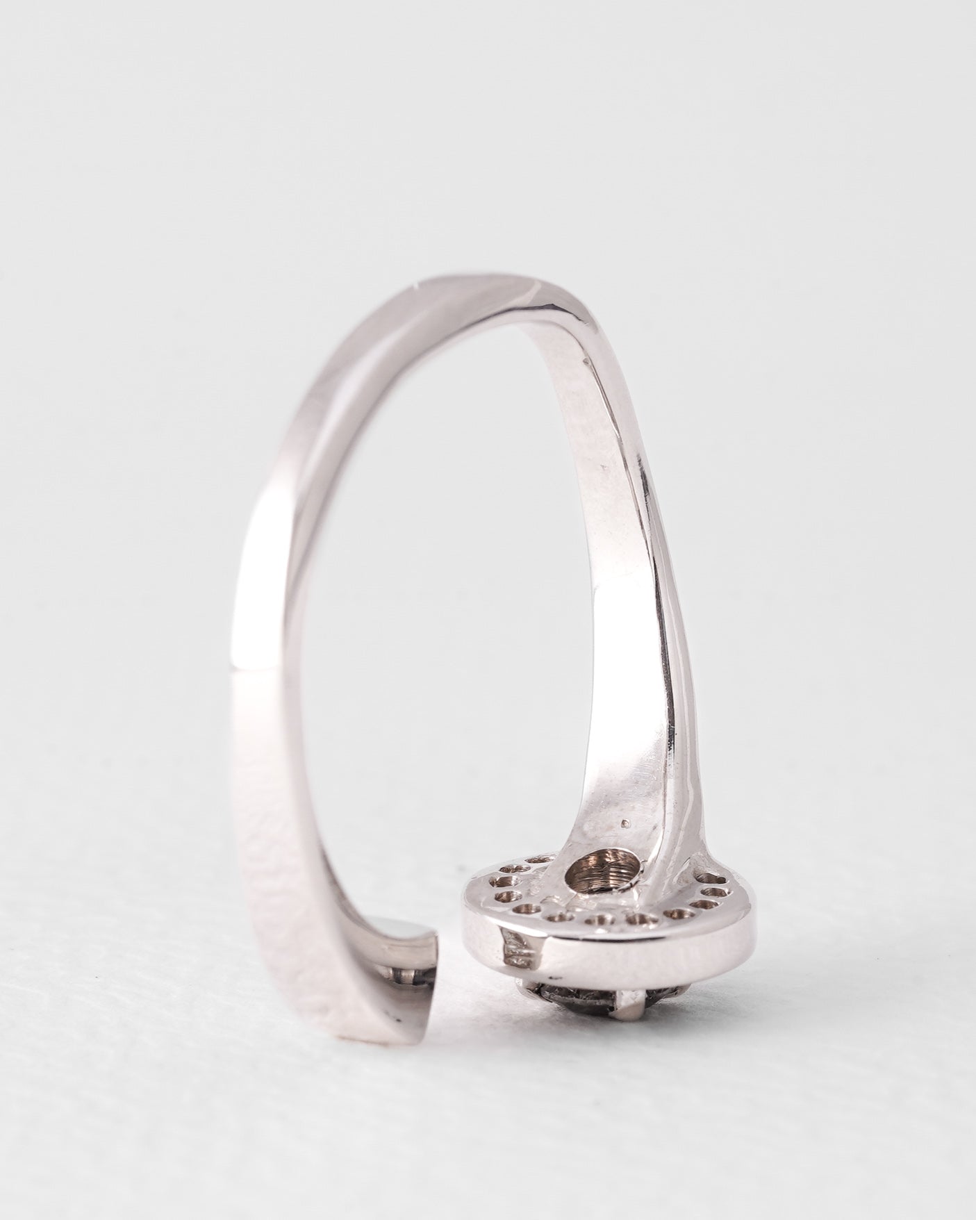 Zaralien | 14K White Gold Brilliant (0.55ct) & Sapphire Ring