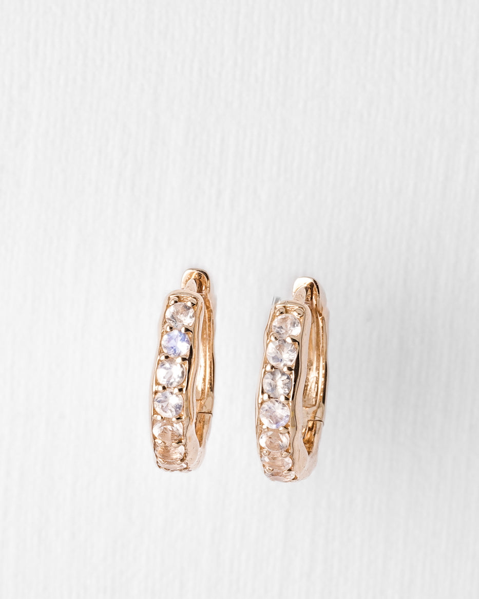 Amarante | 14K Maansteen Pavé Huggies