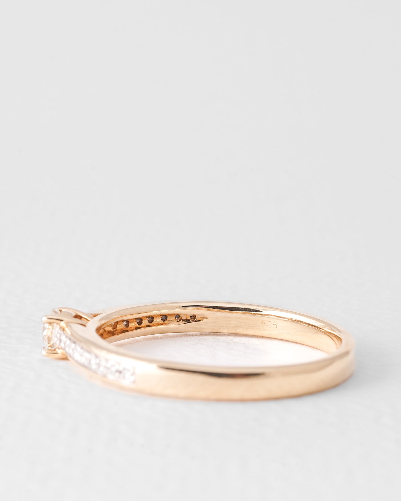 Agnes | 14K Geel Goud Briljant (0.3ct) Ring